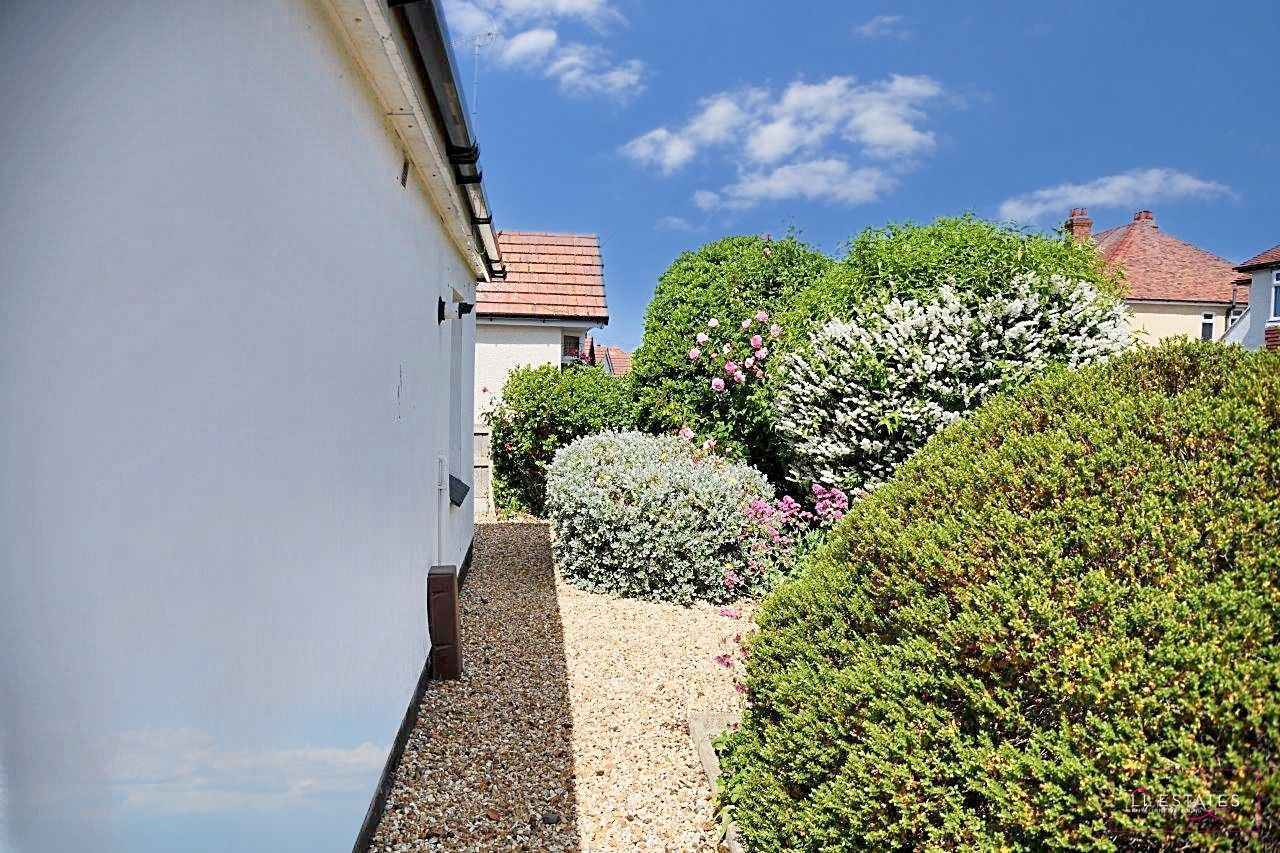 3 bed bungalow for sale in Fairview Crescent, Prestatyn  - Property Image 12