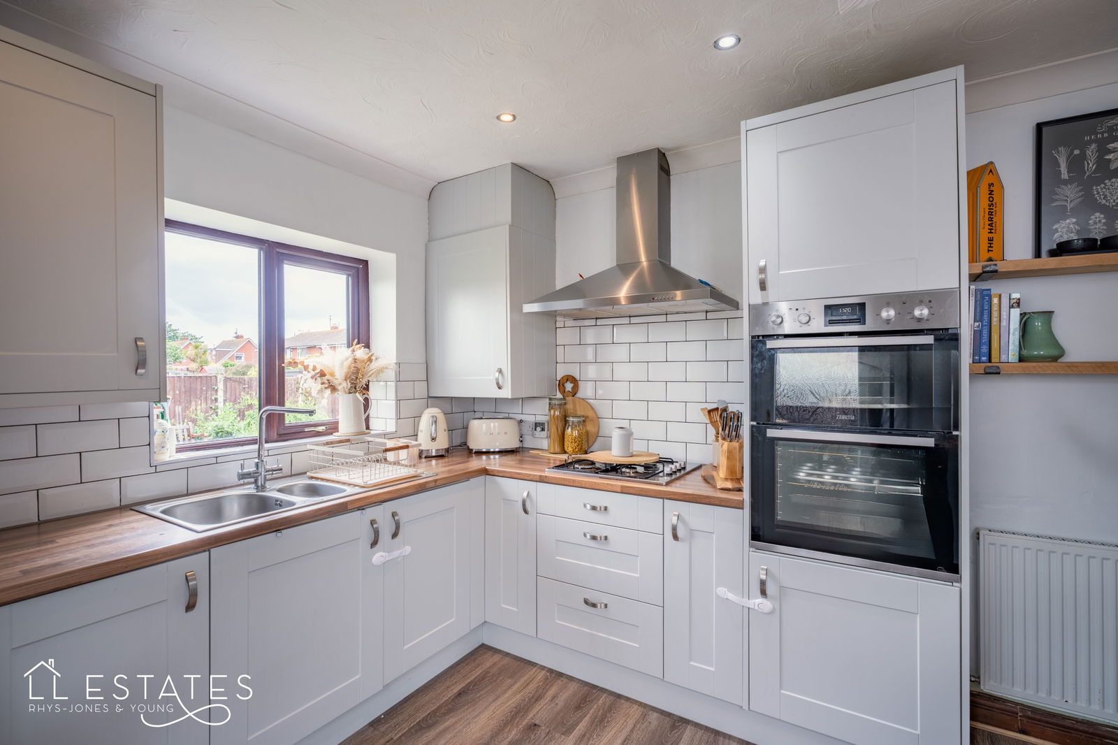 3 bed detached house for sale in Seven Sisters Road, Prestatyn  - Property Image 3