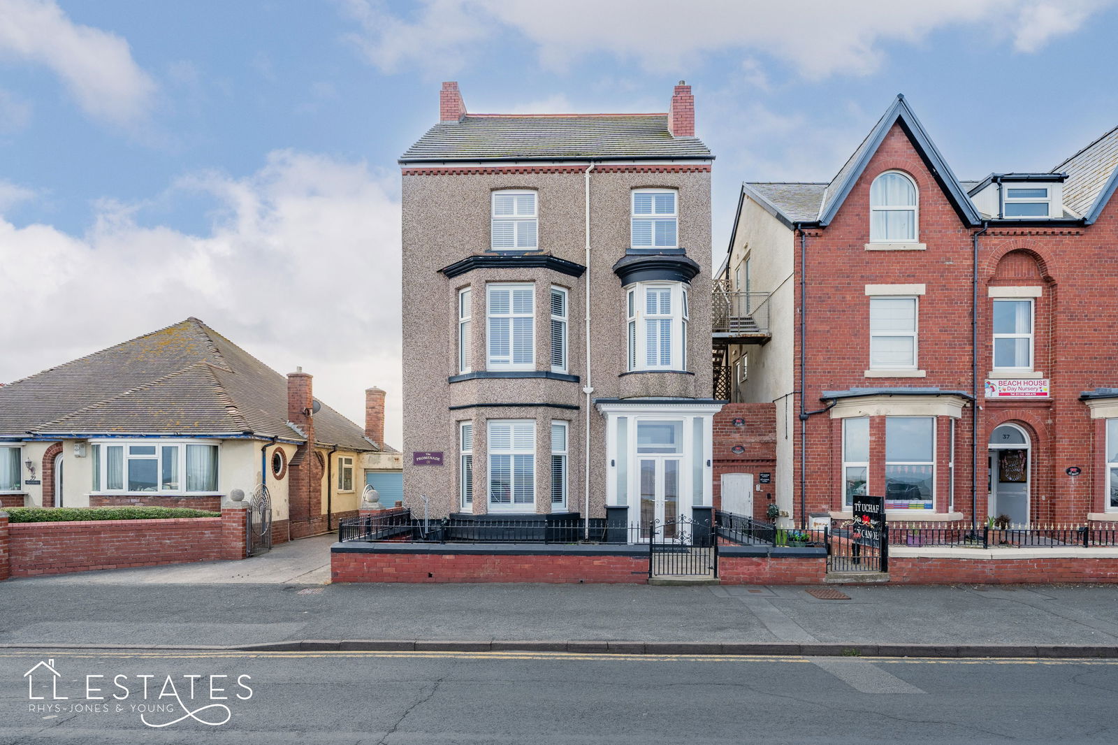 7 bed detached house for sale in Marine Drive, Rhyl, LL18
