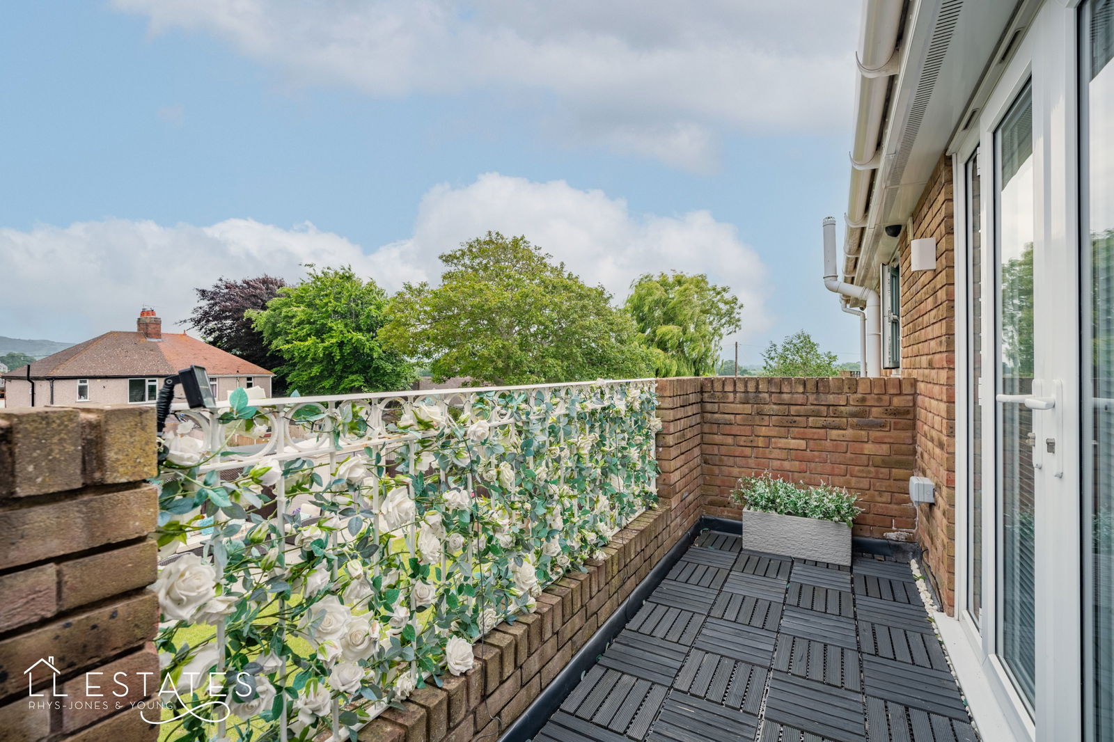 5 bed detached house for sale, Rhuddlan 9