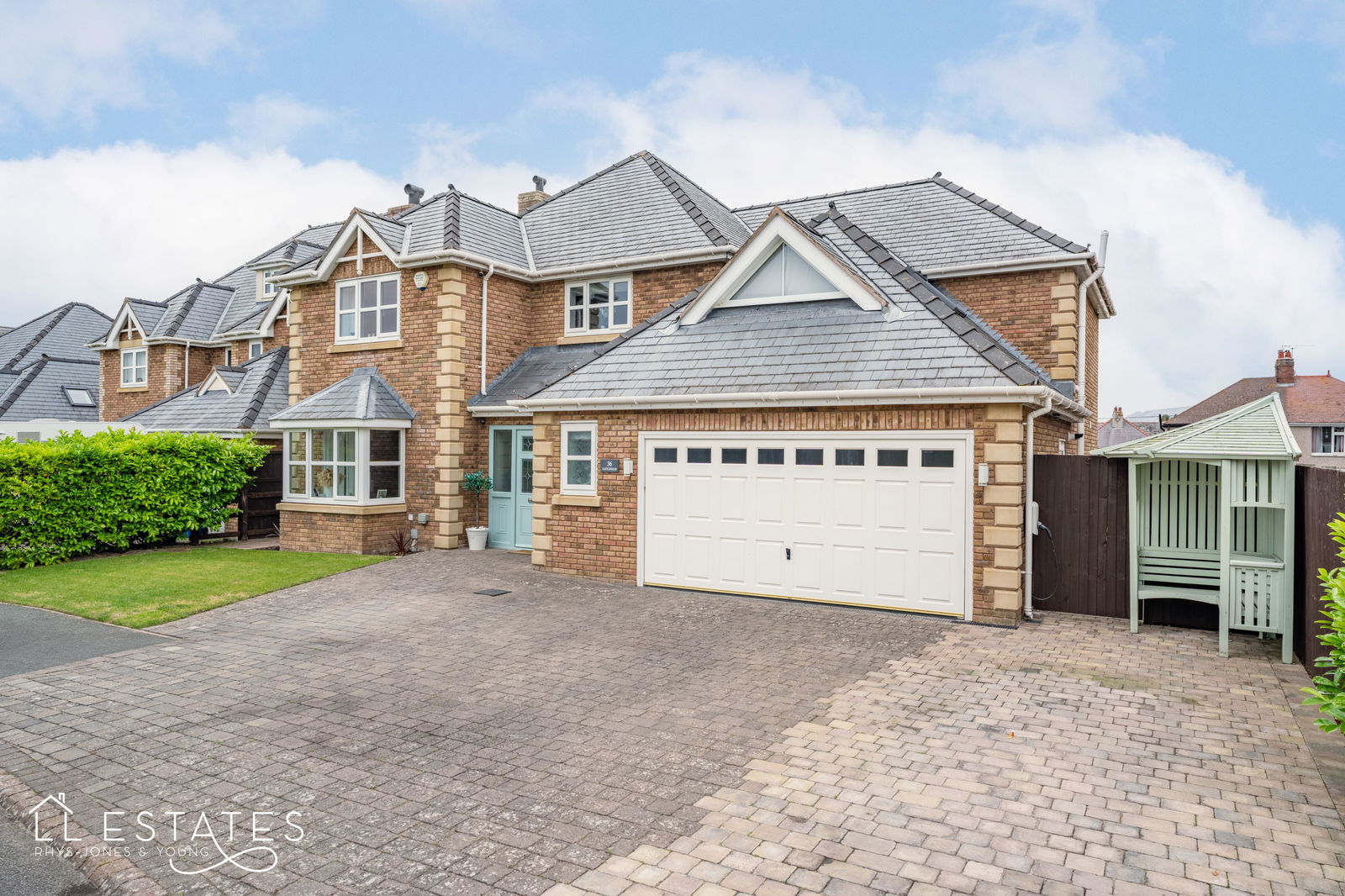 5 bed detached house for sale, Rhuddlan, LL18
