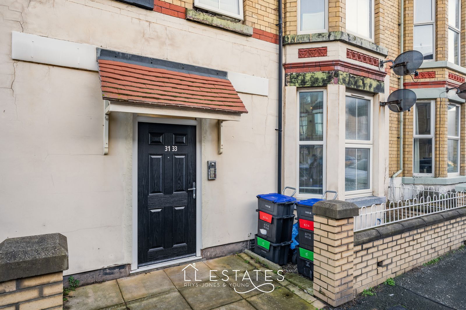 2 bed ground floor flat to rent in John Street, Rhyl, LL18 1PP  - Property Image 2