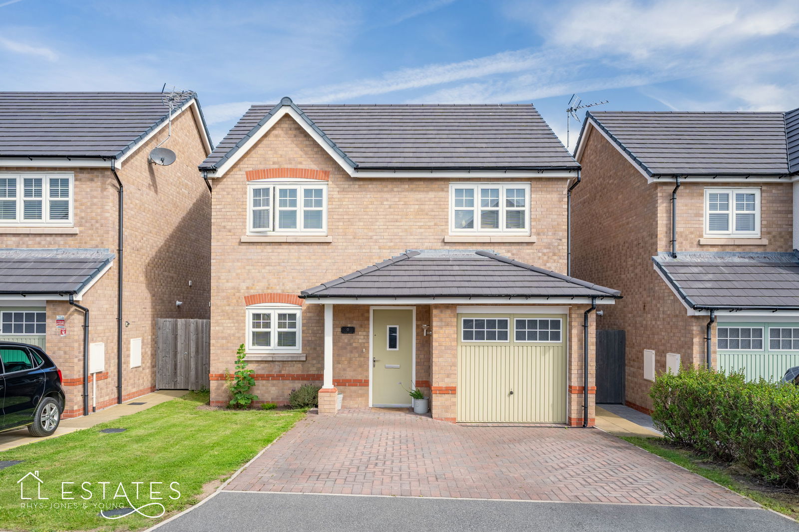 3 bed detached house for sale in Cae Ddol, Abergele - Property Image 1