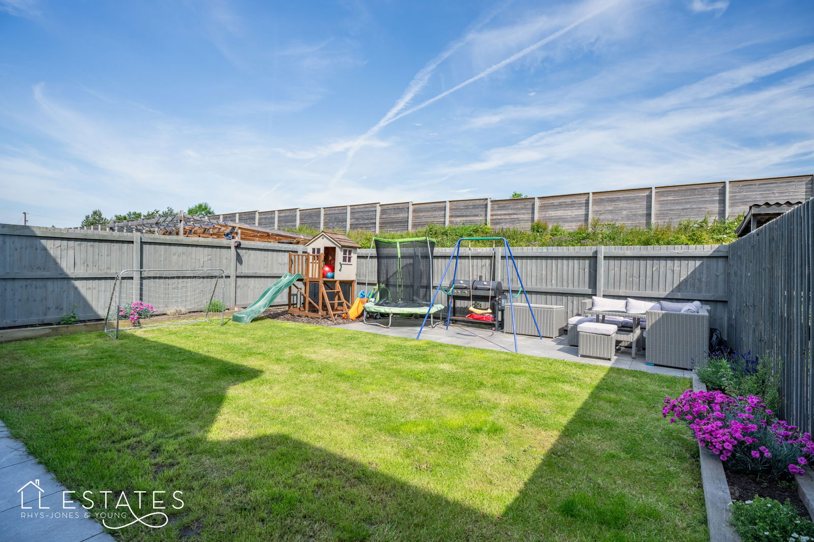 3 bed detached house for sale in Cae Ddol, Abergele 9