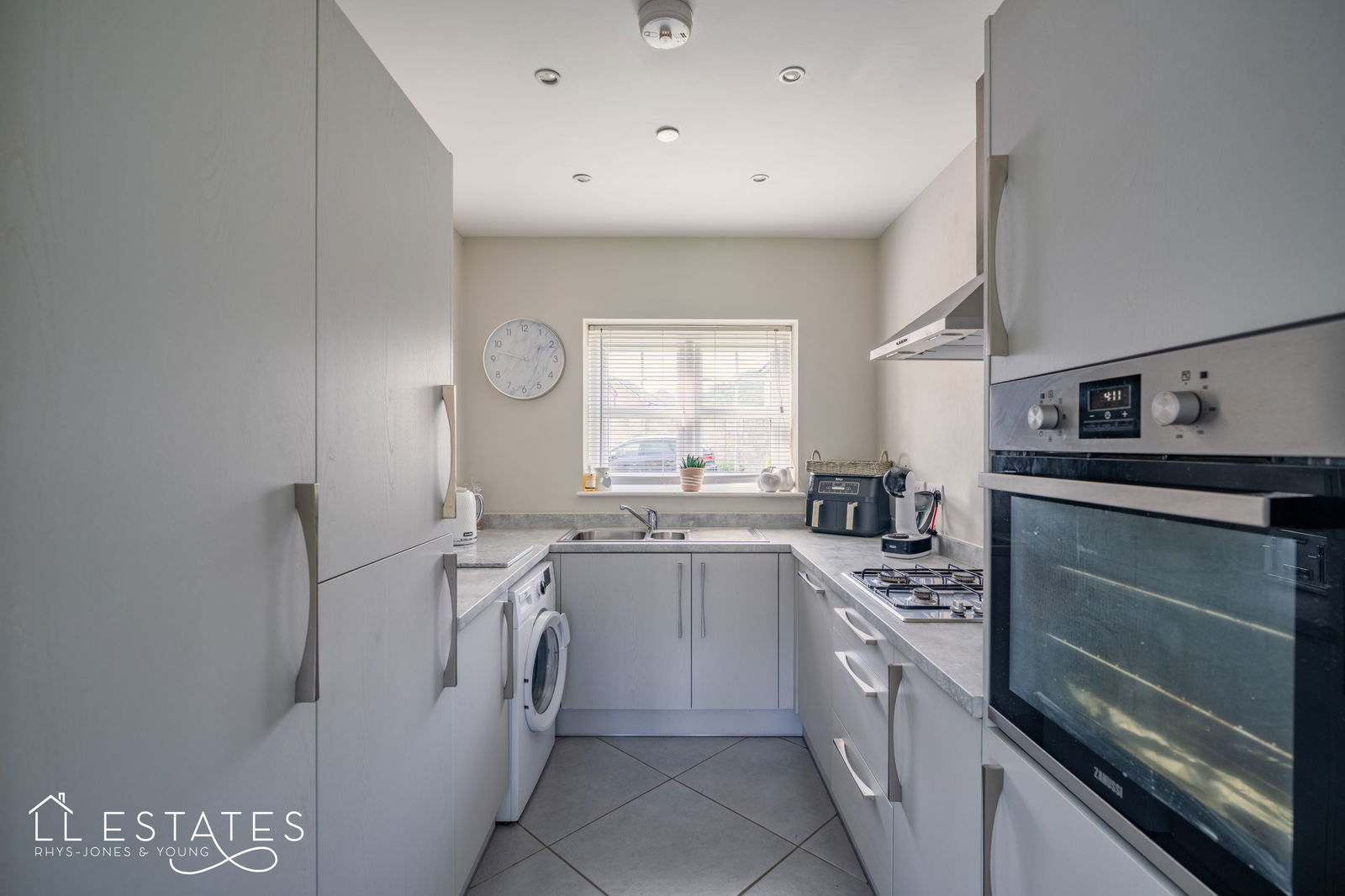3 bed detached house for sale in Cae Ddol, Abergele  - Property Image 4
