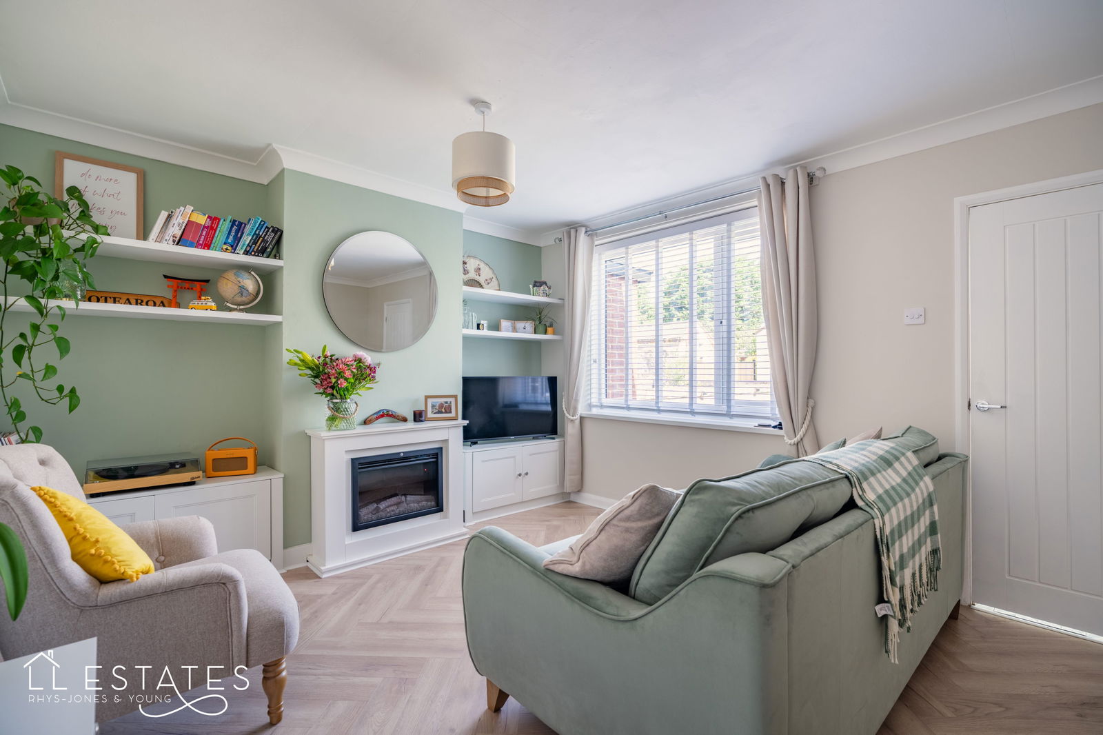 2 bed terraced house for sale in Cross Street, Rhuddlan 1