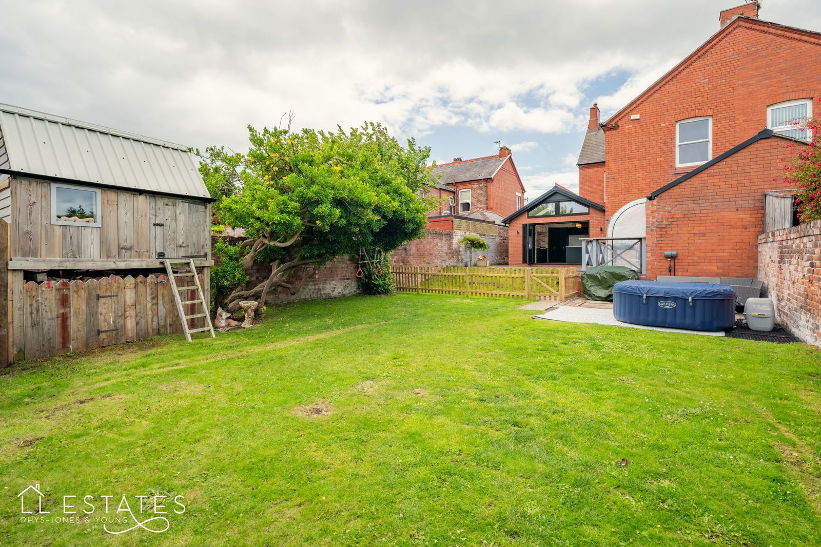 5 bed semi-detached house for sale in Queens Walk, Rhyl  - Property Image 20