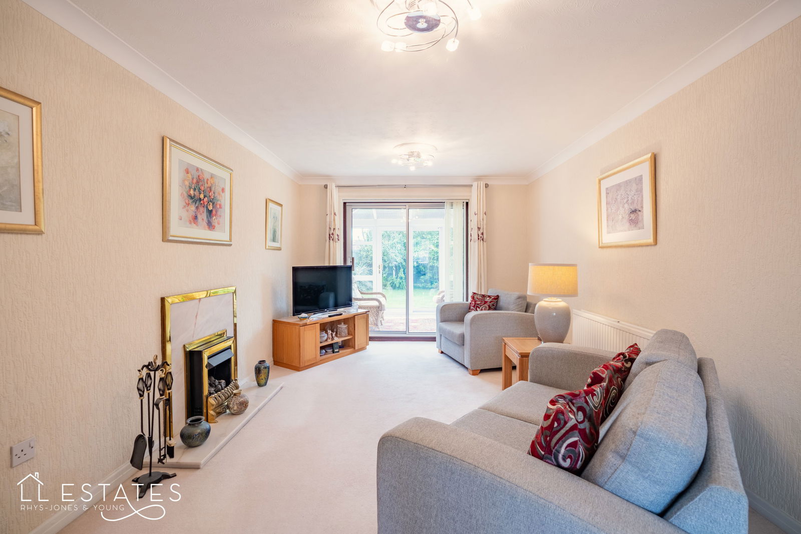 3 bed bungalow for sale in Trem Y Mynydd, Abergele  - Property Image 2