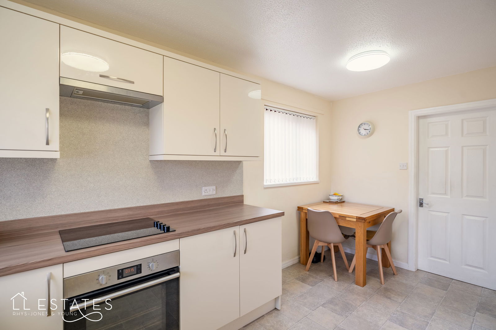 3 bed bungalow for sale in Trem Y Mynydd, Abergele  - Property Image 8