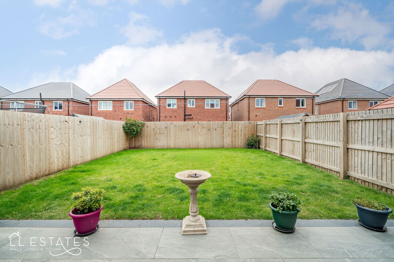 3 bed semi-detached house for sale in Dreif Tegeirian, Rhyl  - Property Image 2