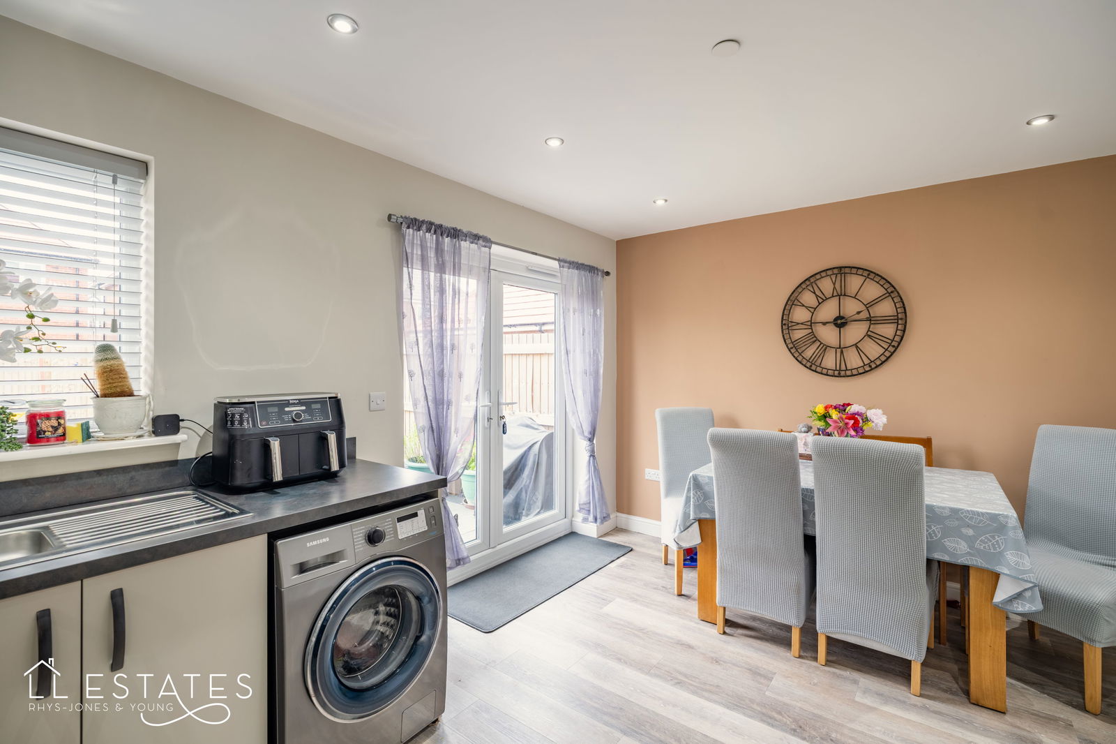 3 bed semi-detached house for sale in Dreif Tegeirian, Rhyl  - Property Image 5