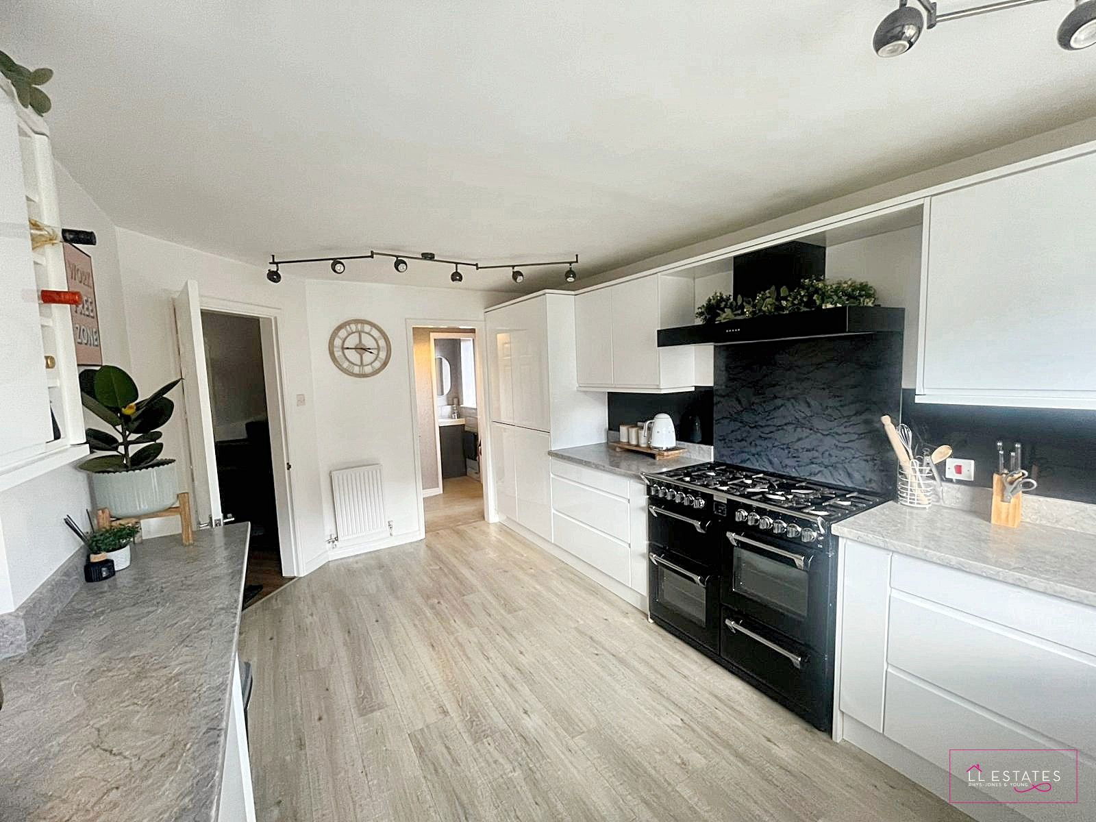 3 bed detached house for sale in Lon Bedw, Rhyl 6