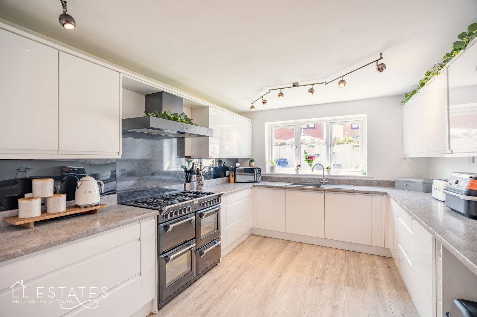 3 bed detached house for sale in Lon Bedw, Rhyl  - Property Image 3