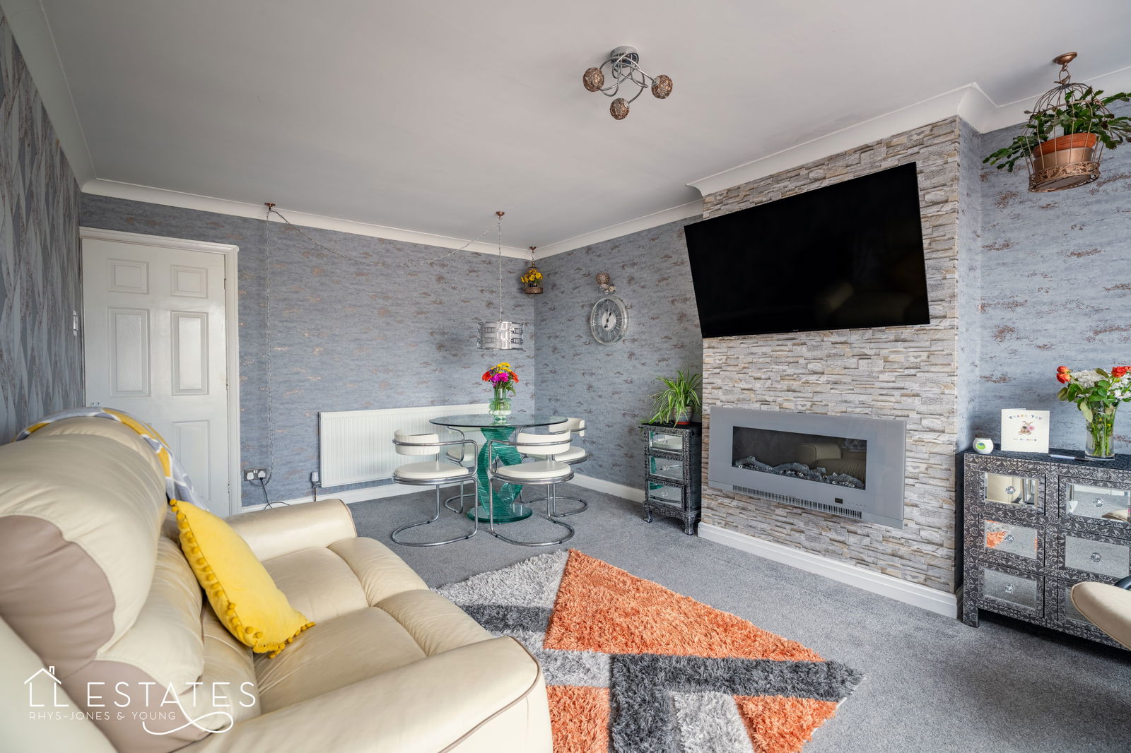 2 bed semi-detached bungalow for sale in Llys Charles, Towyn  - Property Image 2