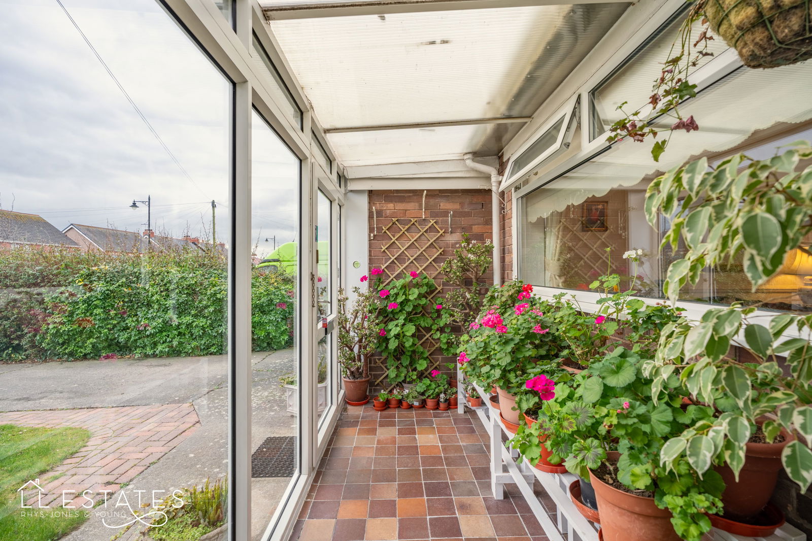 2 bed bungalow for sale in Fairlands Crescent, Rhyl  - Property Image 2