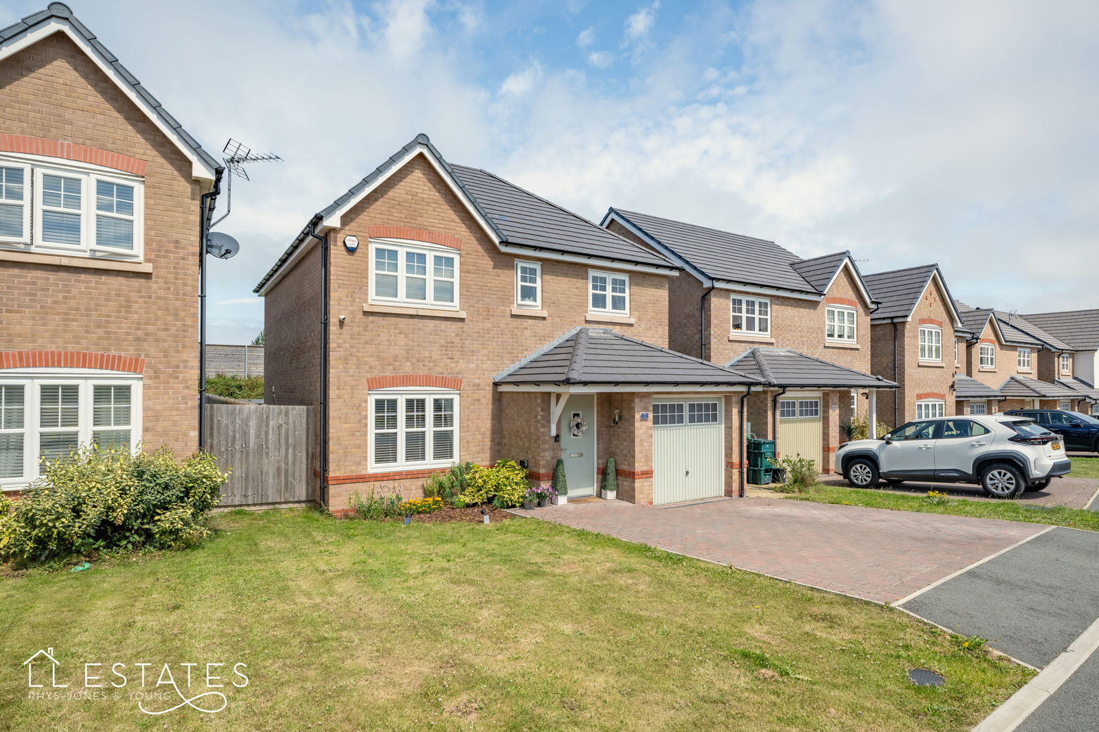 4 bed detached house for sale in Cae Ddol, Abergele, LL22