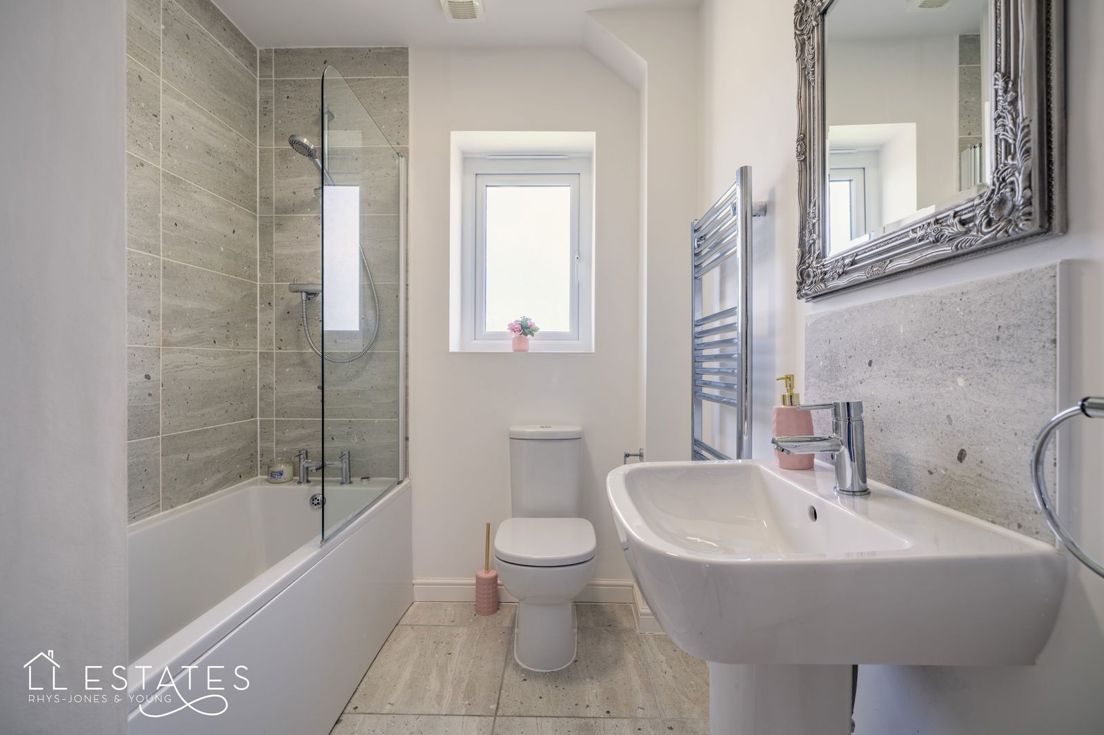 4 bed detached house for sale in Cae Ddol, Abergele 5