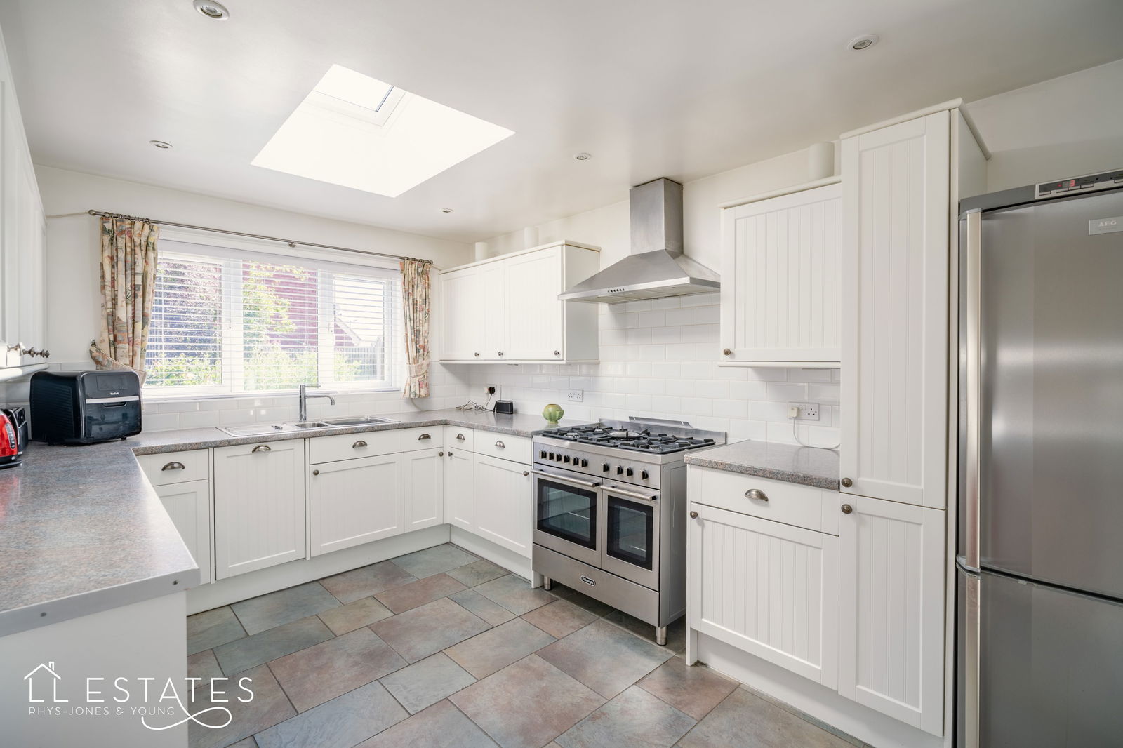 3 bed detached house for sale in Hazel Court, Rhyl  - Property Image 2
