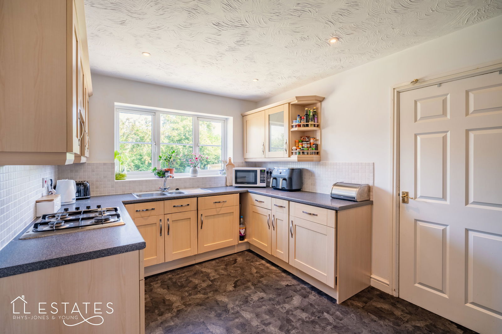 4 bed detached house for sale, Kinmel Bay 1