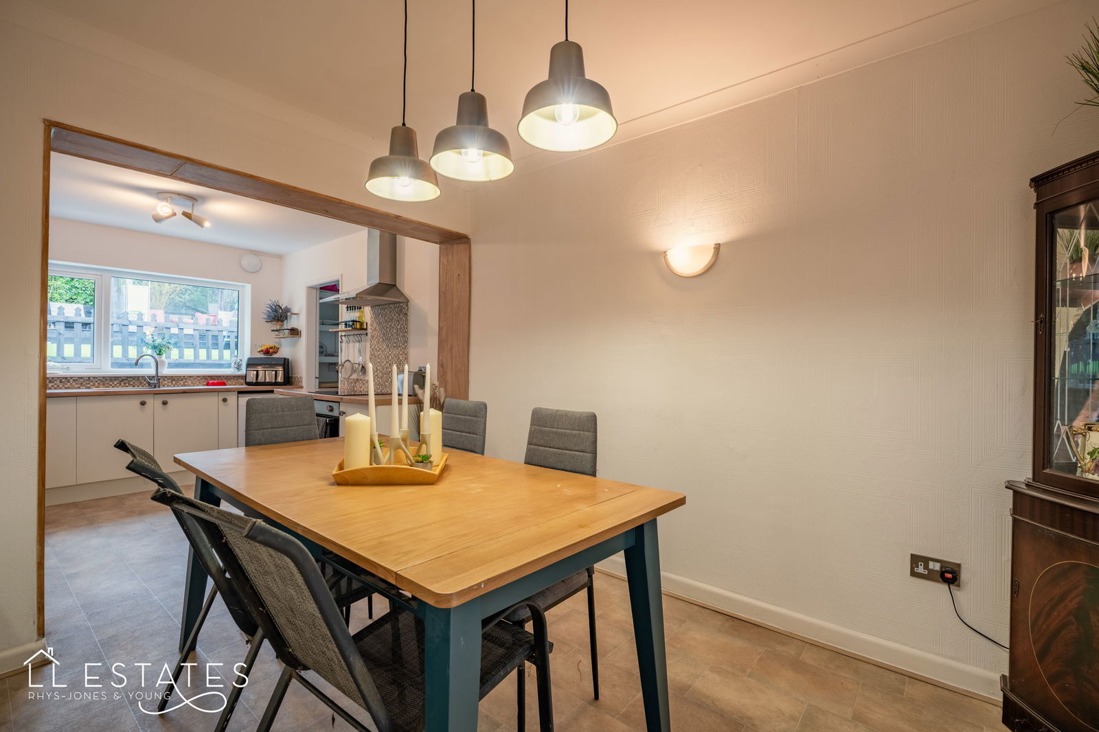 2 bed bungalow for sale in Rhodfa Gop, Trelawnyd 2