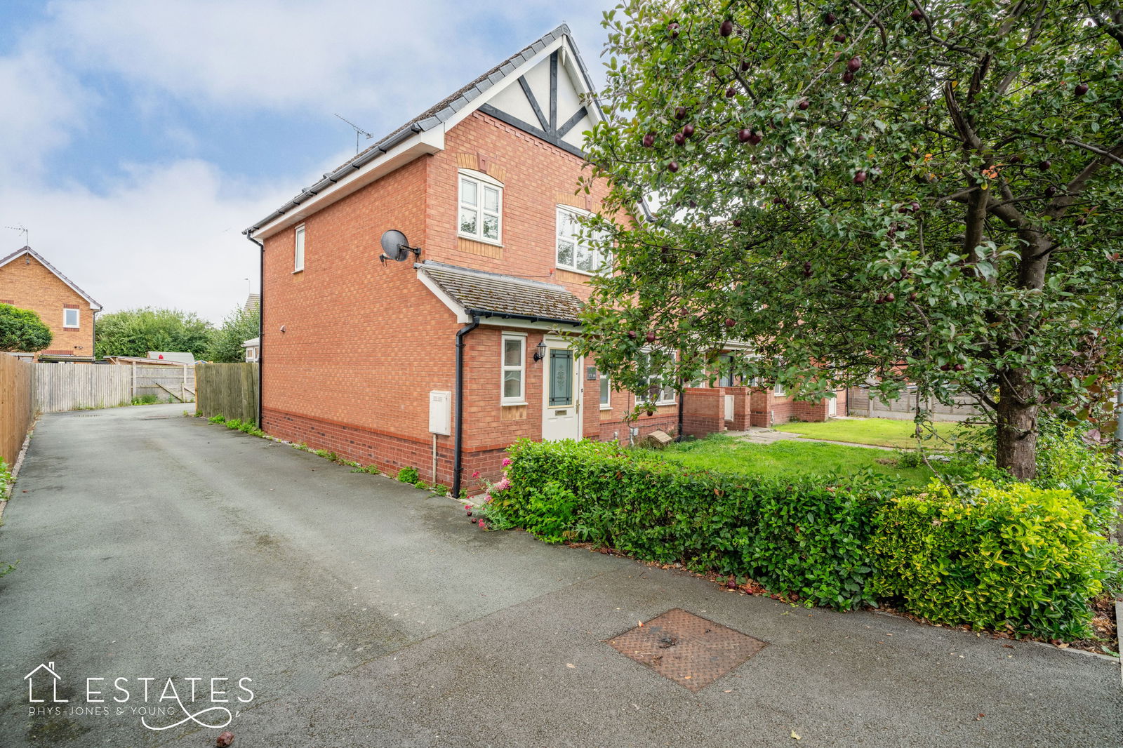 3 bed end of terrace house for sale in Ffordd Pant Y Celyn, Prestatyn  - Property Image 1