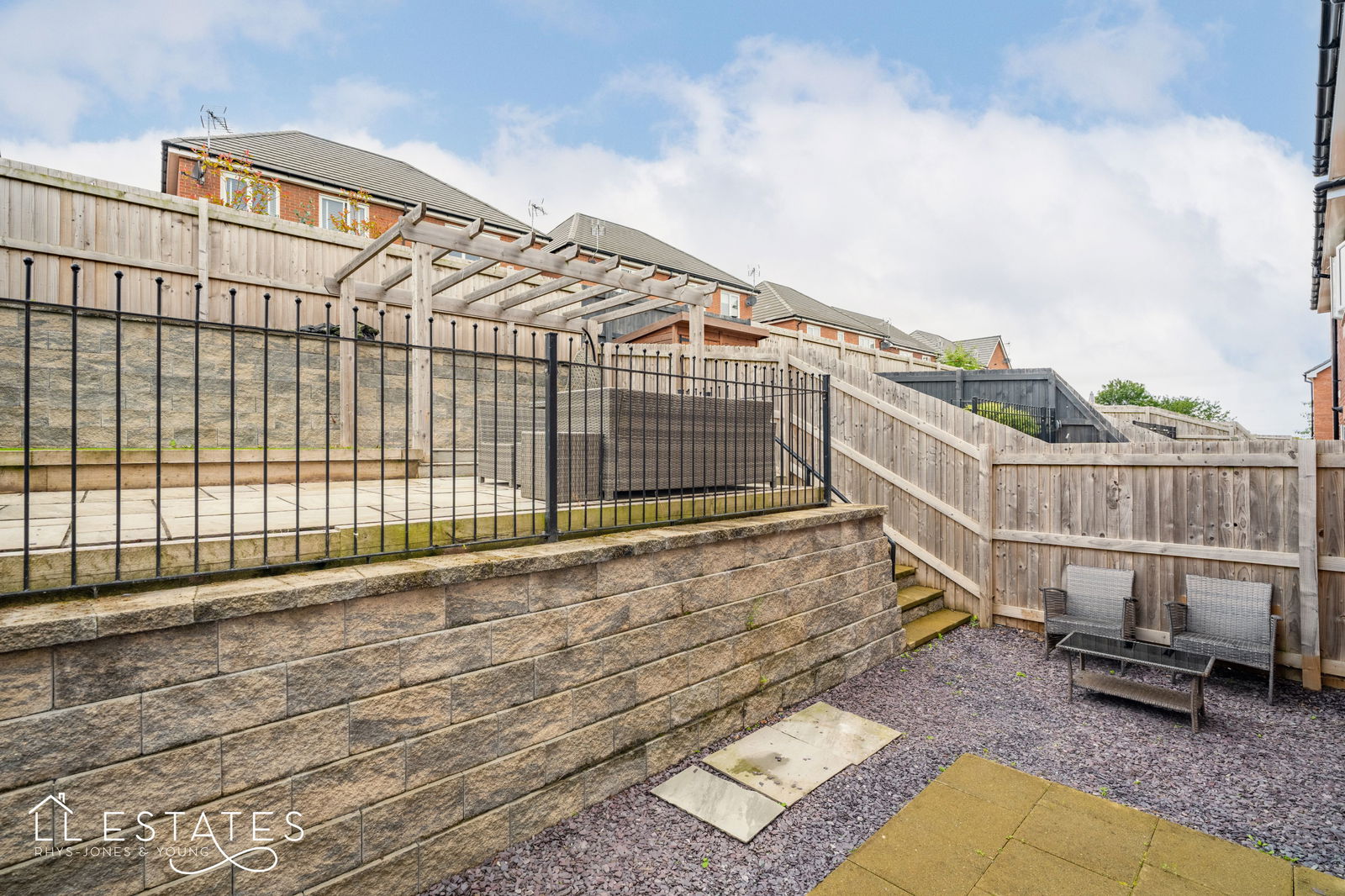 3 bed semi-detached house for sale, Dyserth 10