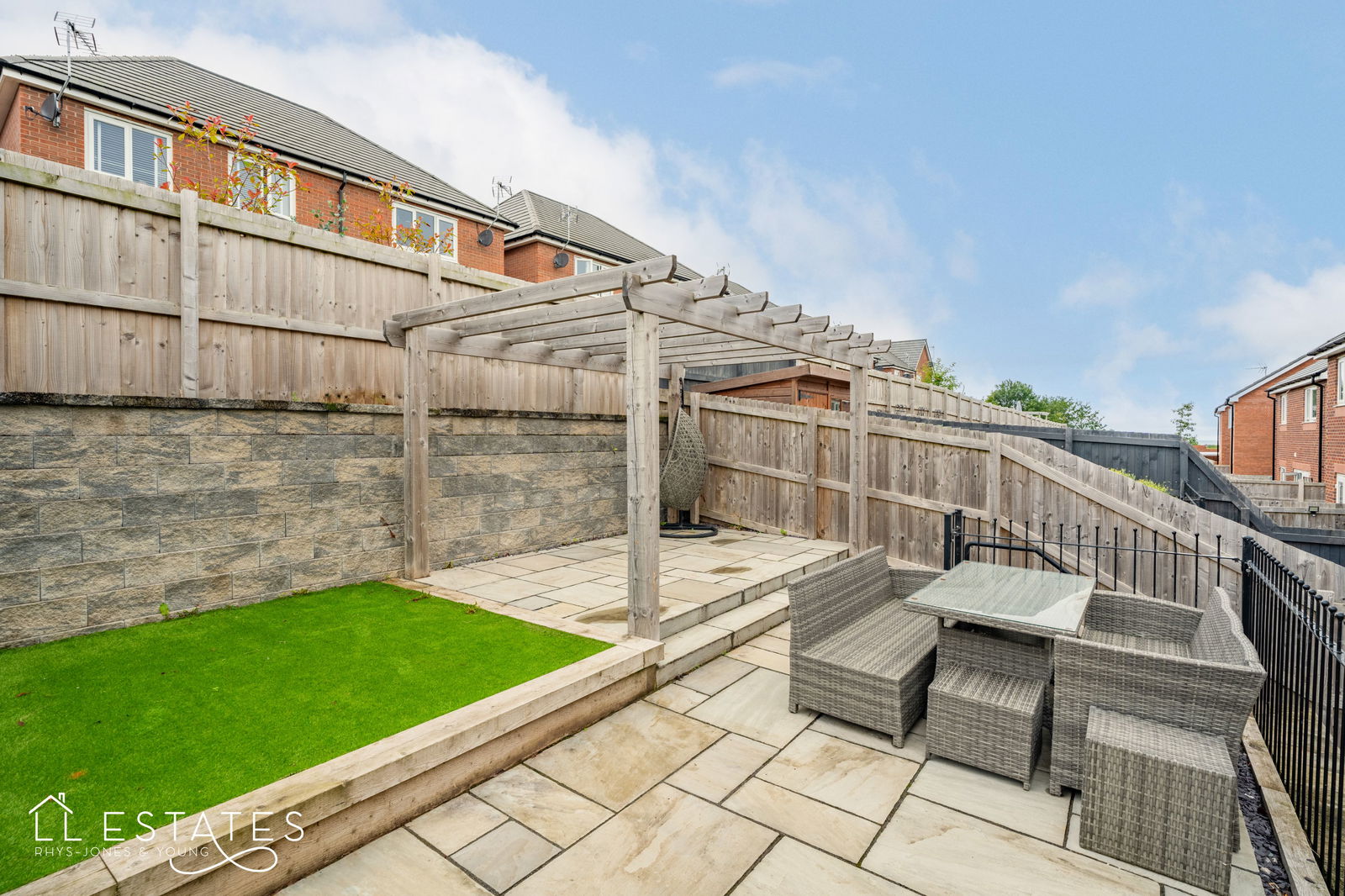 3 bed semi-detached house for sale, Dyserth 9