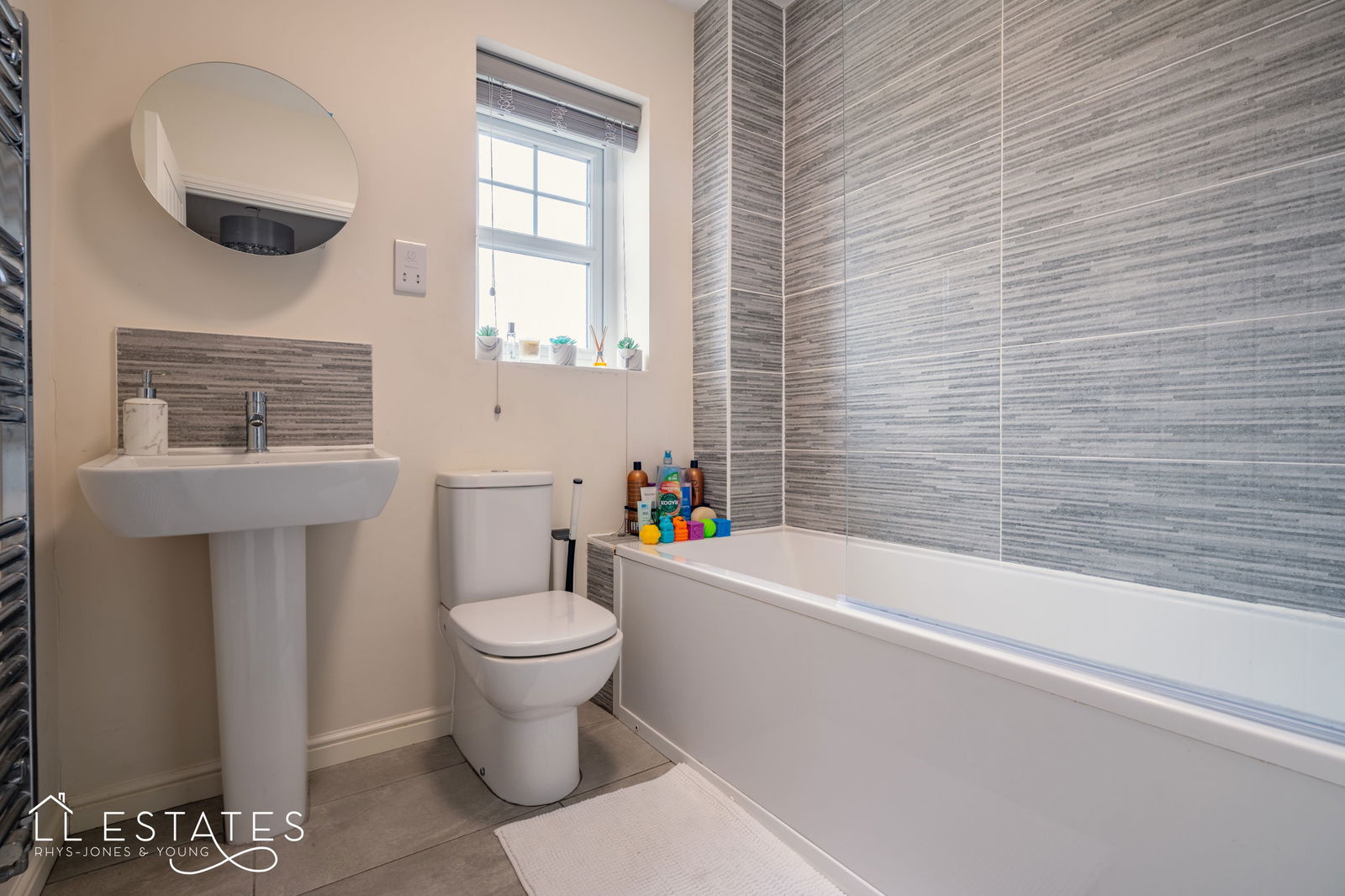 3 bed semi-detached house for sale, Dyserth 8