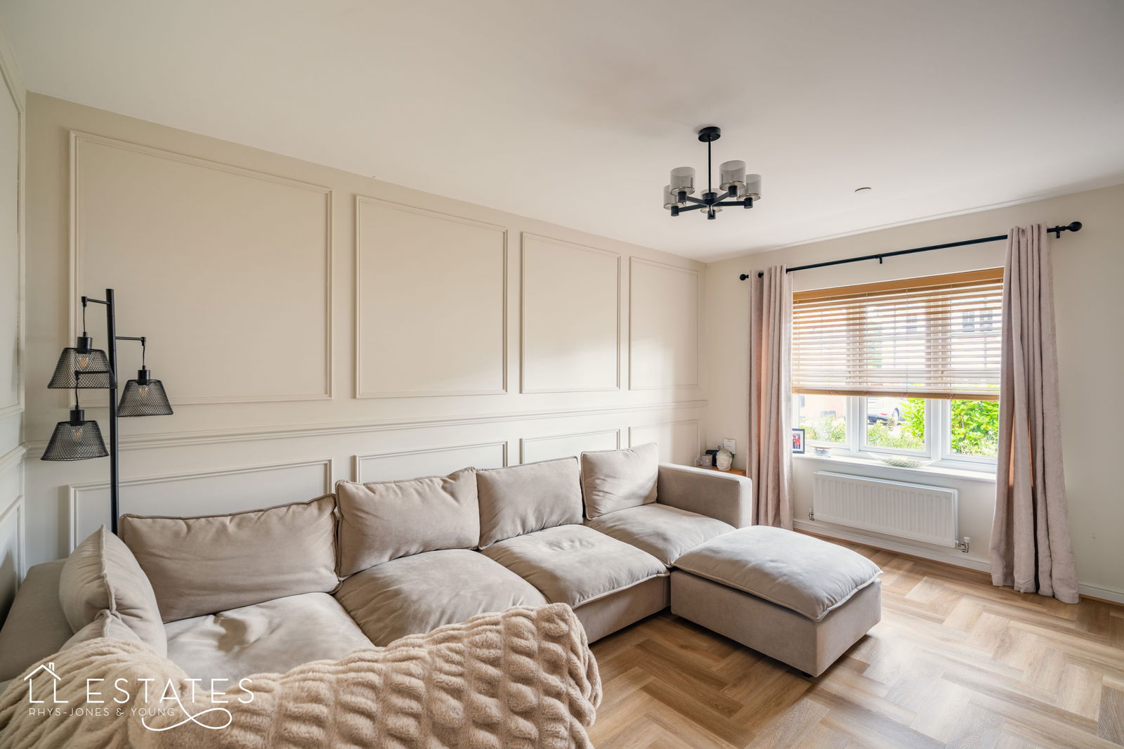 3 bed semi-detached house for sale, Dyserth 4