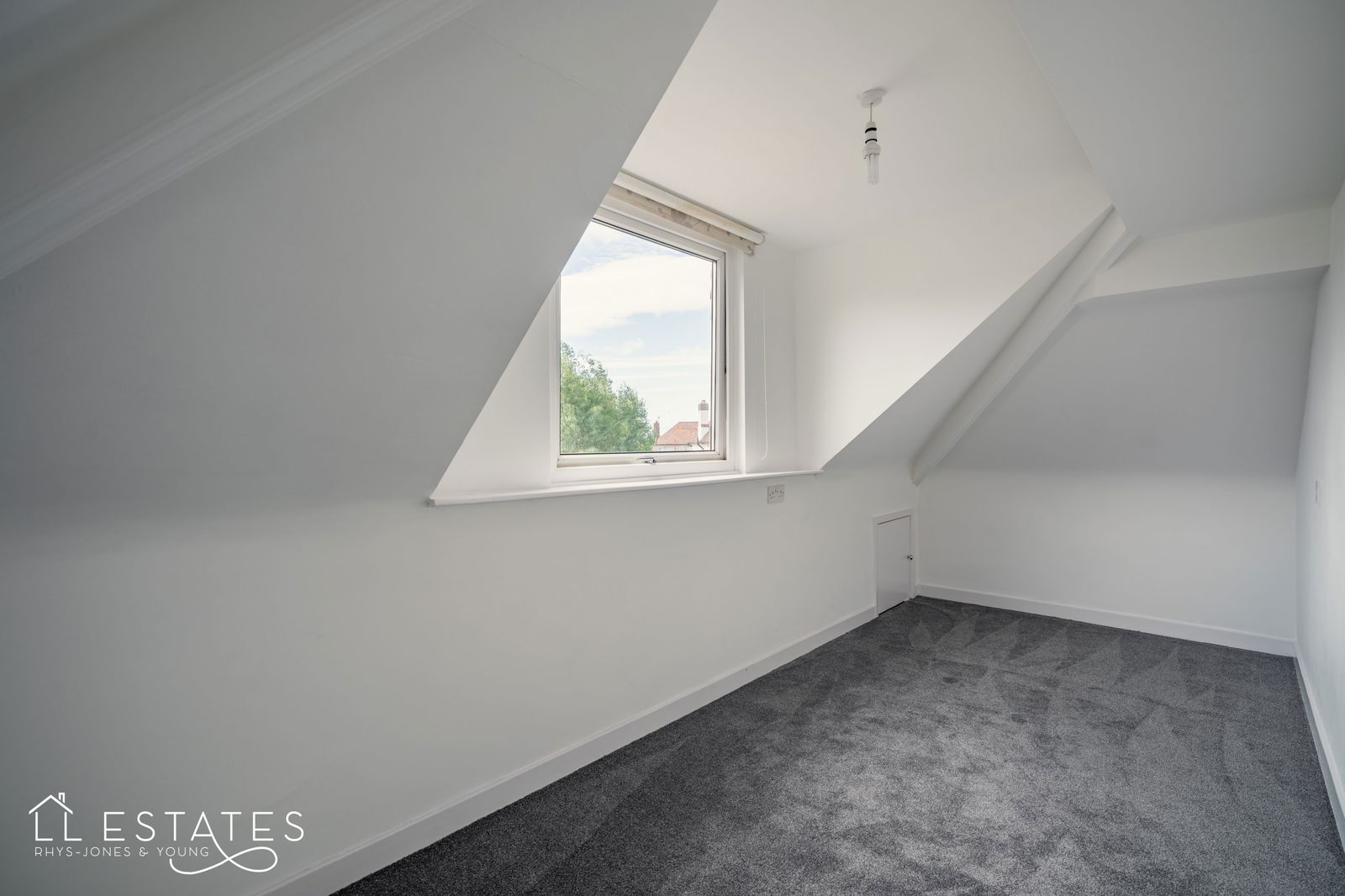3 bed bungalow for sale in Conway Crescent, Llandudno  - Property Image 12