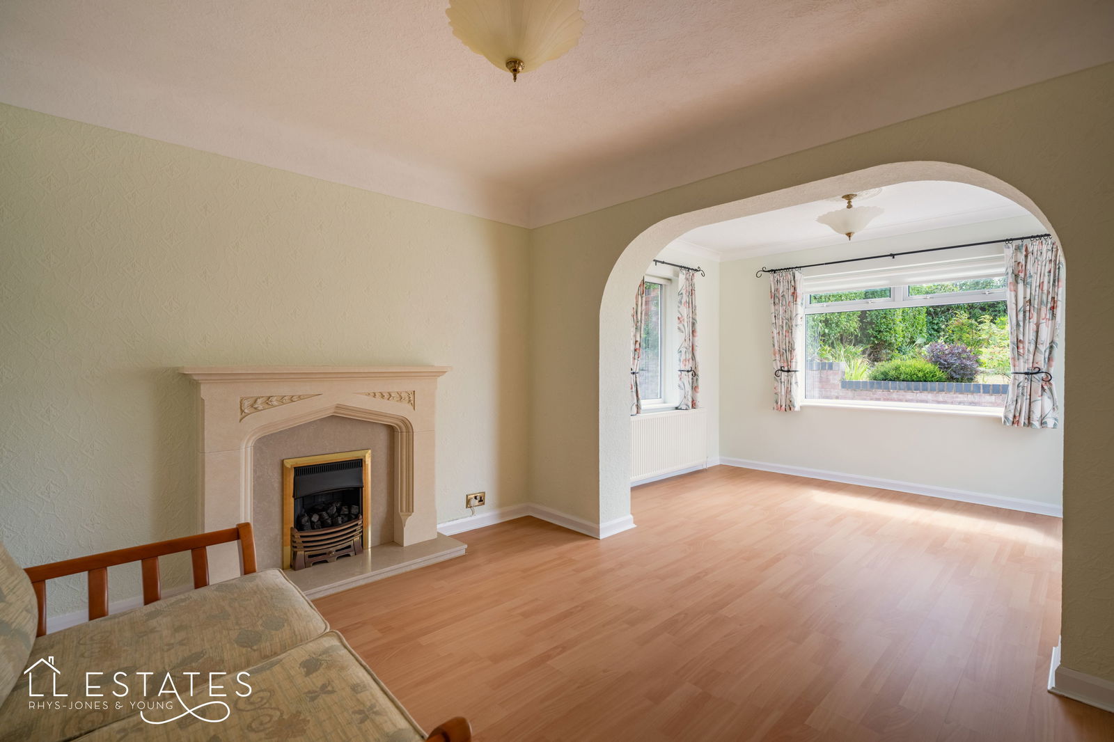 3 bed bungalow for sale in Conway Crescent, Llandudno 3