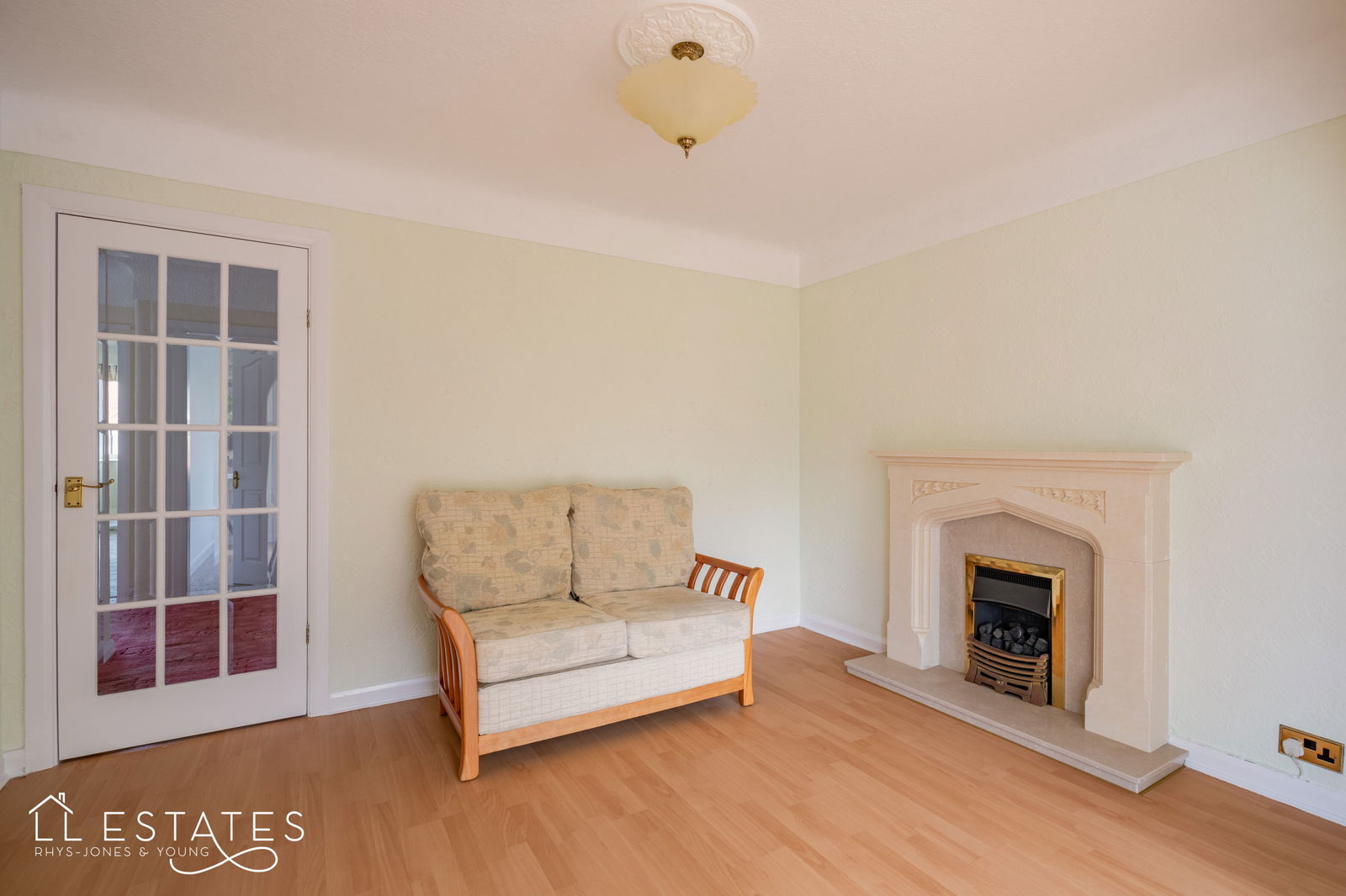 3 bed bungalow for sale in Conway Crescent, Llandudno 4