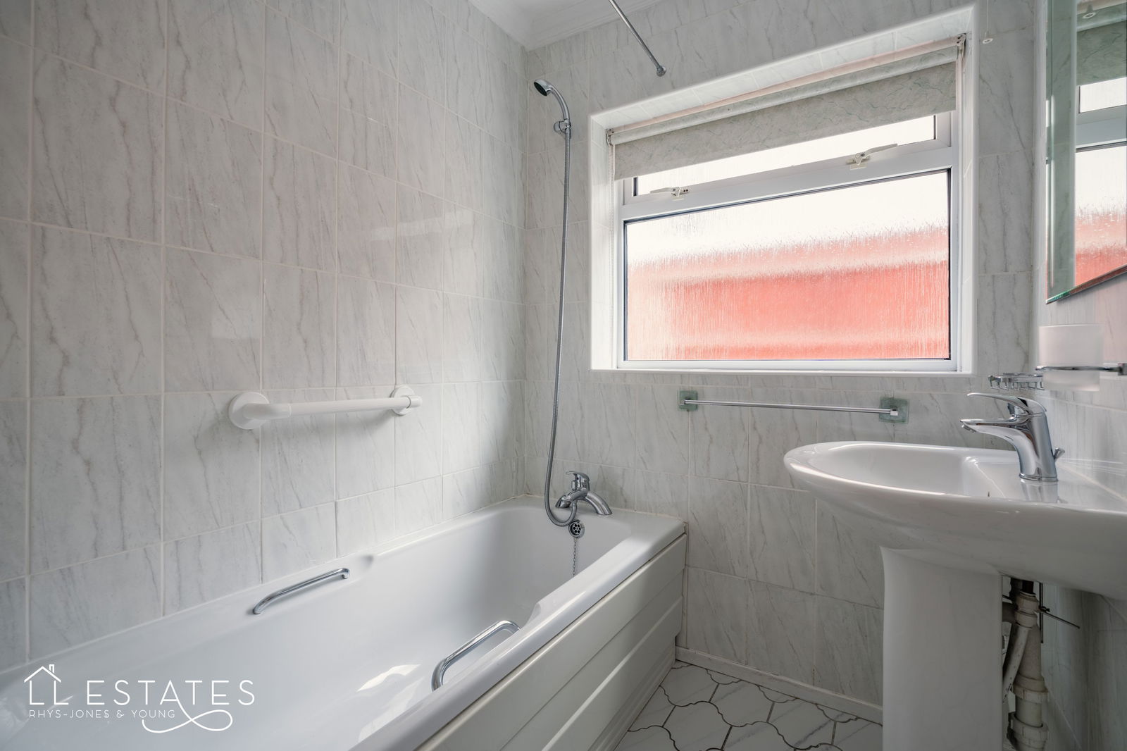 3 bed bungalow for sale in Conway Crescent, Llandudno  - Property Image 9