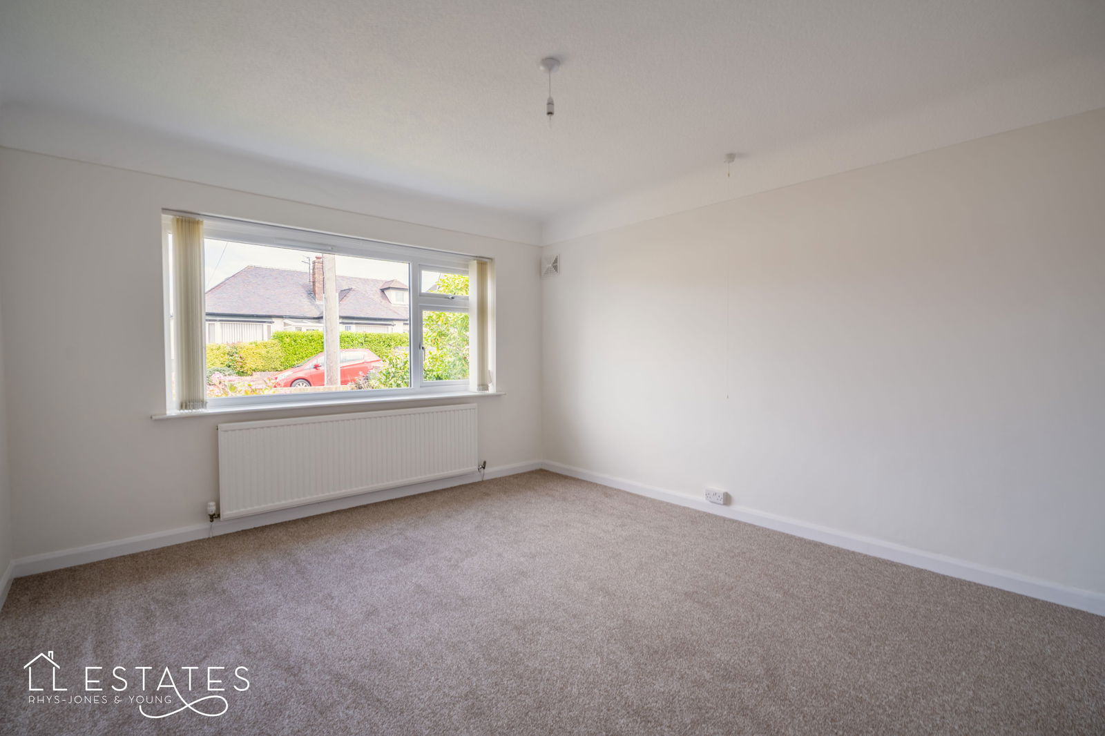 3 bed bungalow for sale in Conway Crescent, Llandudno 9