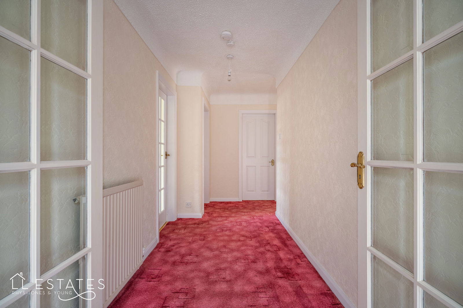 3 bed bungalow for sale in Conway Crescent, Llandudno 1