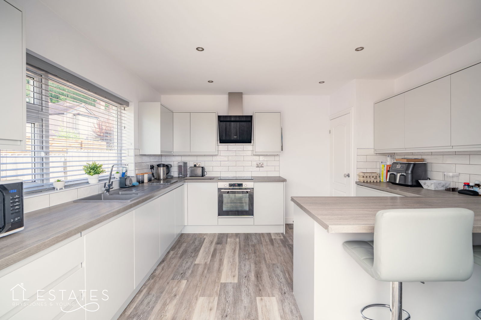 3 bed bungalow for sale in Rhodfa Sian, Dyserth 1