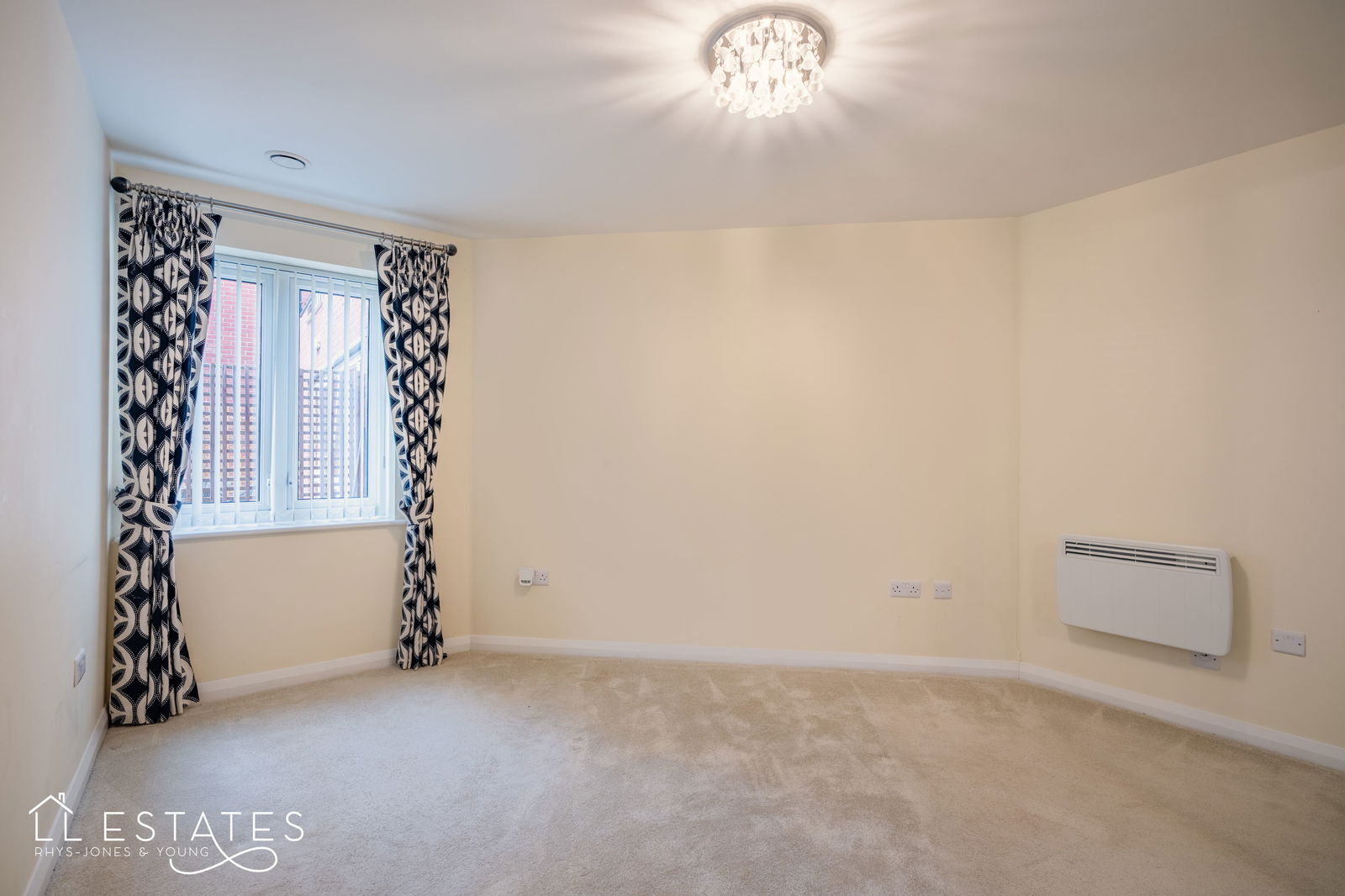 1 bed ground floor flat for sale in Sandy Lane, Prestatyn 4