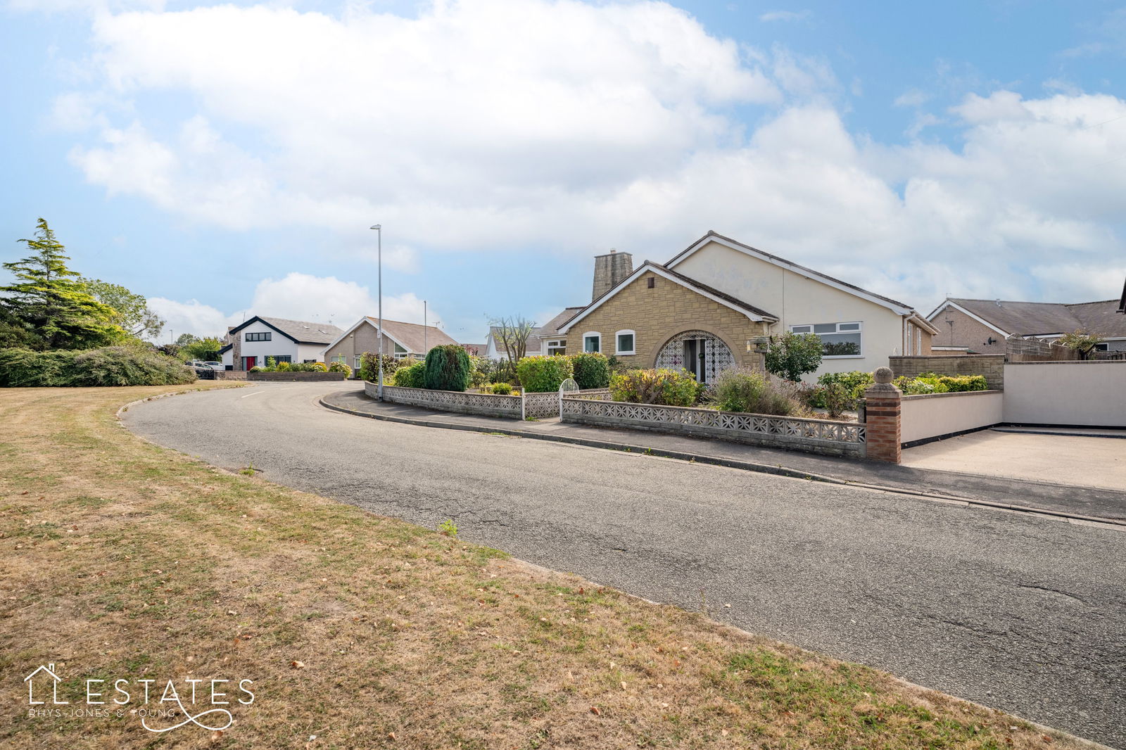 3 bed bungalow for sale in Highlands Close, Rhuddlan 13