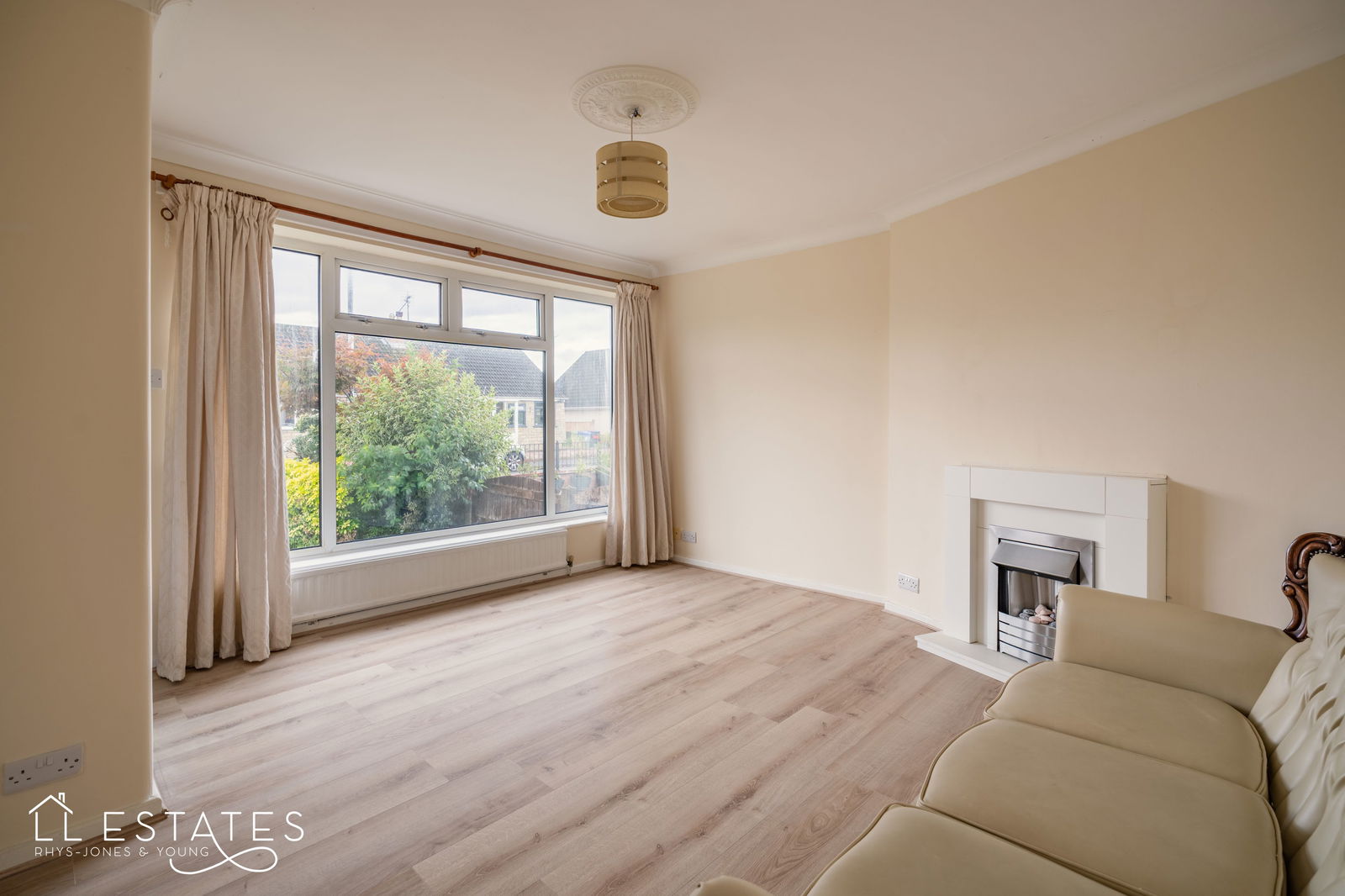 2 bed semi-detached bungalow for sale in Bangor Crescent, Prestatyn  - Property Image 4