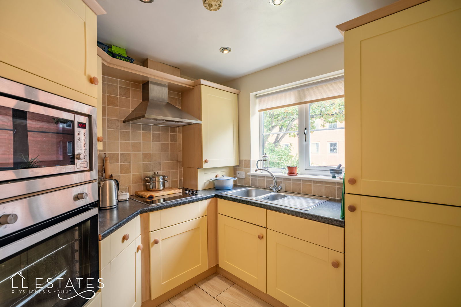 2 bed apartment for sale in Boughton Avenue, Rhyl 2