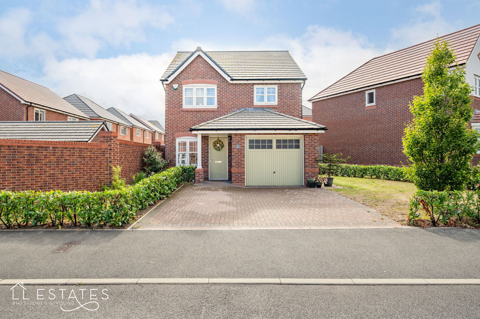 3 bed detached house for sale, Rhuddlan, LL18