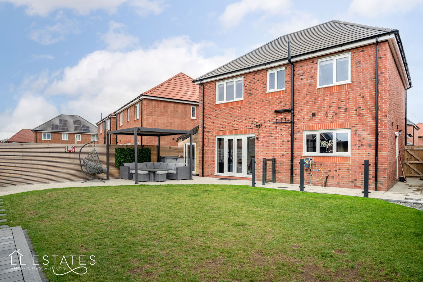 4 bed detached house for sale in Dreif Tegeirian, Rhyl 11