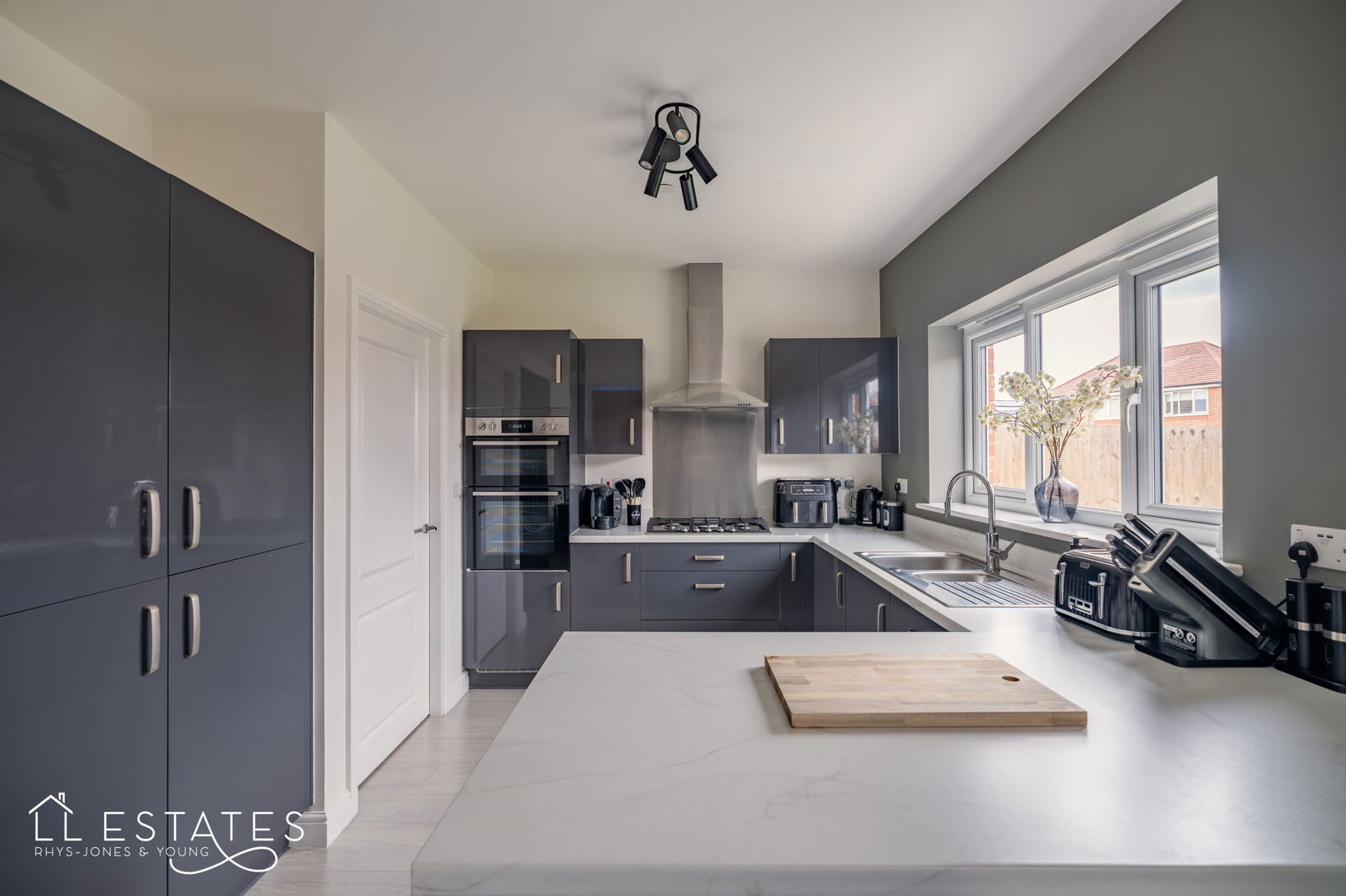 4 bed detached house for sale in Dreif Tegeirian, Rhyl 4