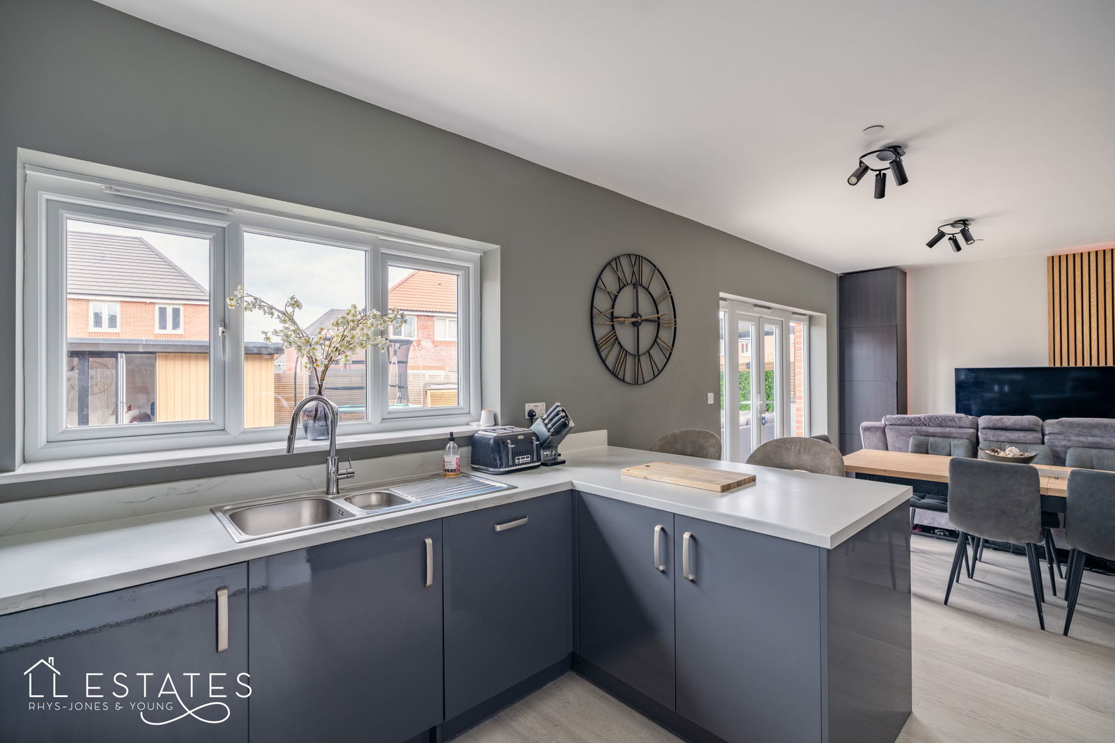 4 bed detached house for sale in Dreif Tegeirian, Rhyl 5