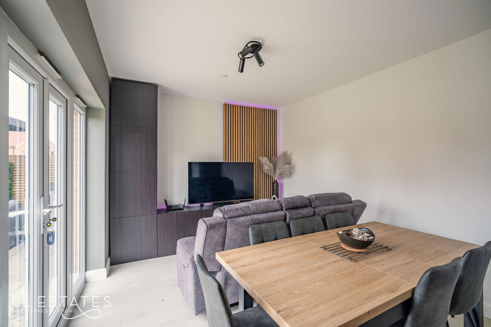 4 bed detached house for sale in Dreif Tegeirian, Rhyl 3