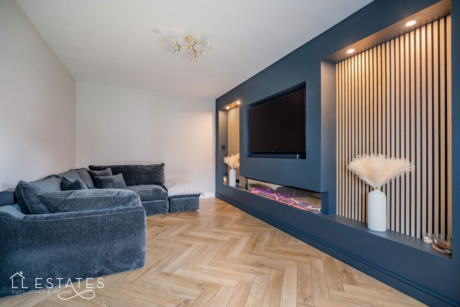 4 bed detached house for sale in Dreif Tegeirian, Rhyl  - Property Image 2