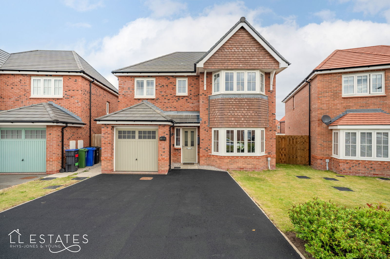 4 bed detached house for sale in Dreif Tegeirian, Rhyl, LL18