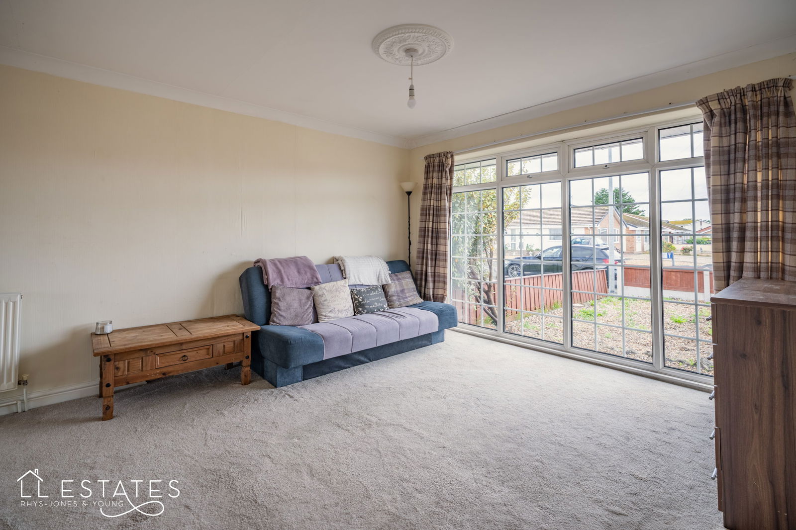 2 bed semi-detached bungalow for sale in Towyn Way West, Abergele  - Property Image 5