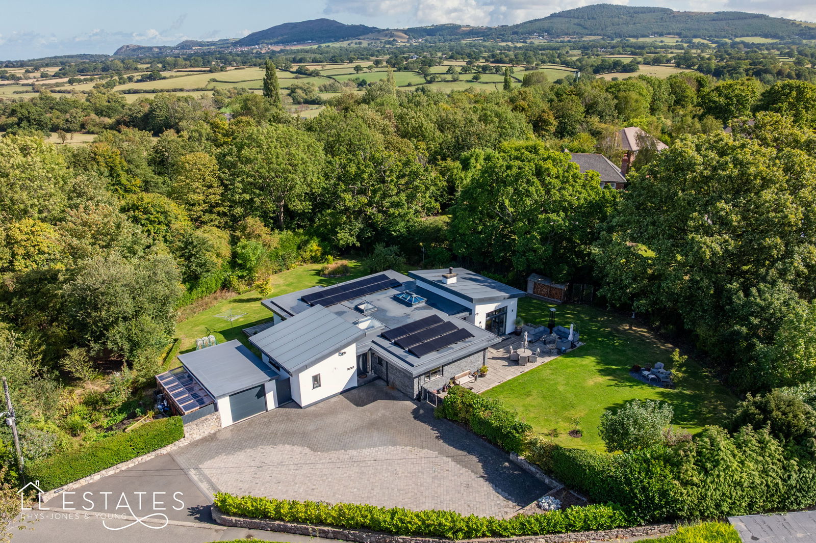 4 bed bungalow for sale in Mount Road, St. Asaph, LL17