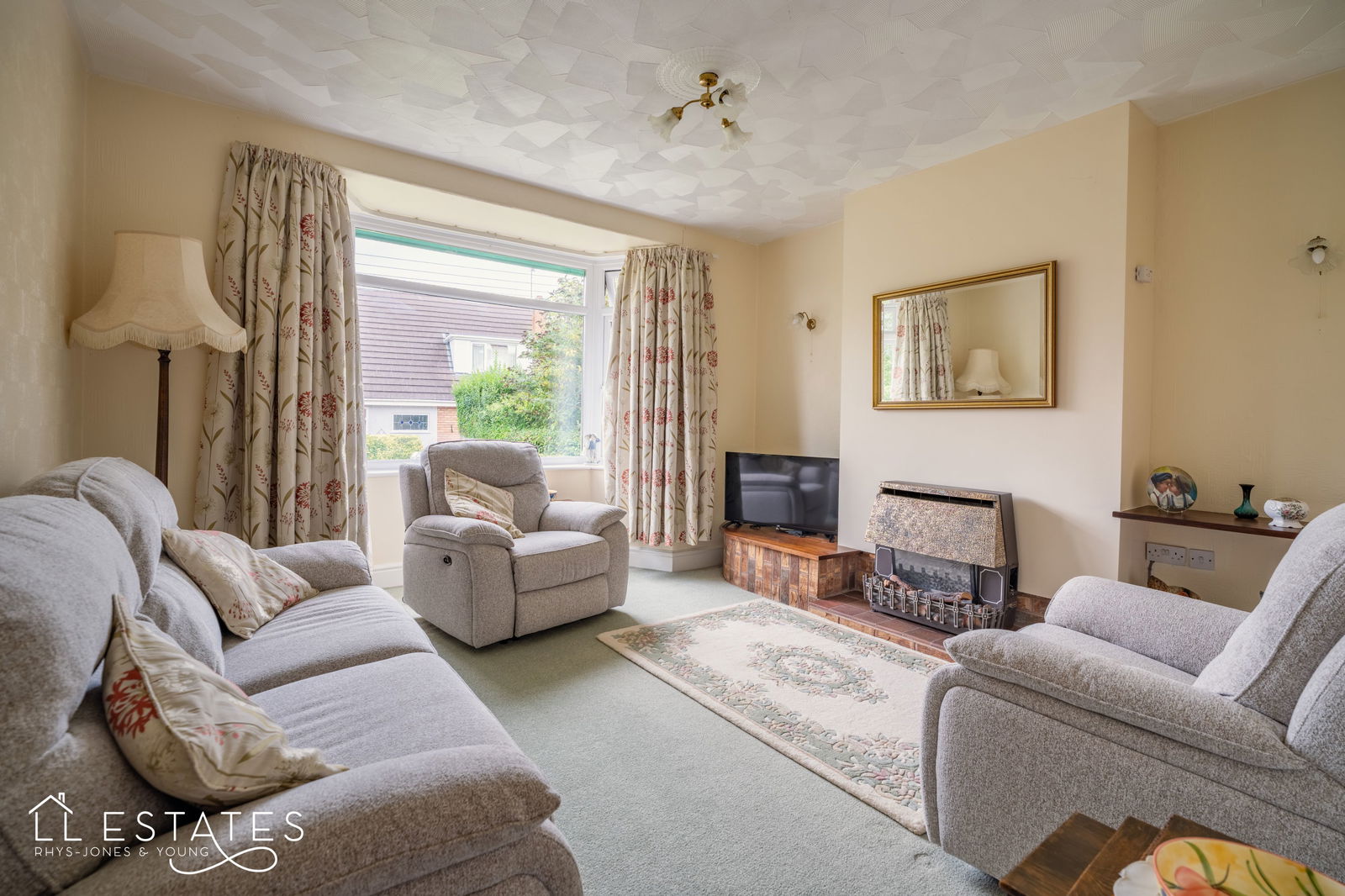 3 bed semi-detached bungalow for sale in Tower Way, Abergele  - Property Image 2